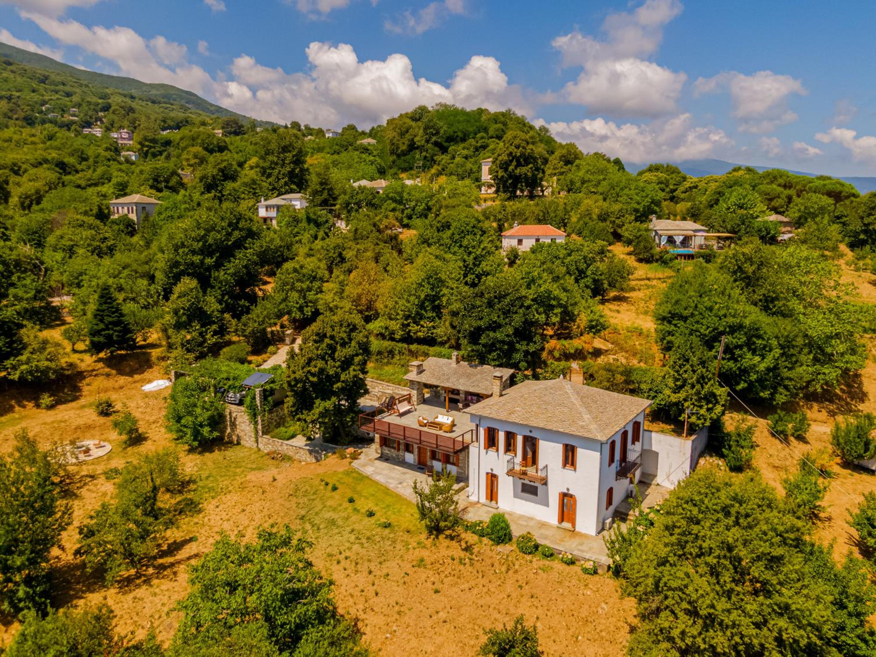 Villa photo 2