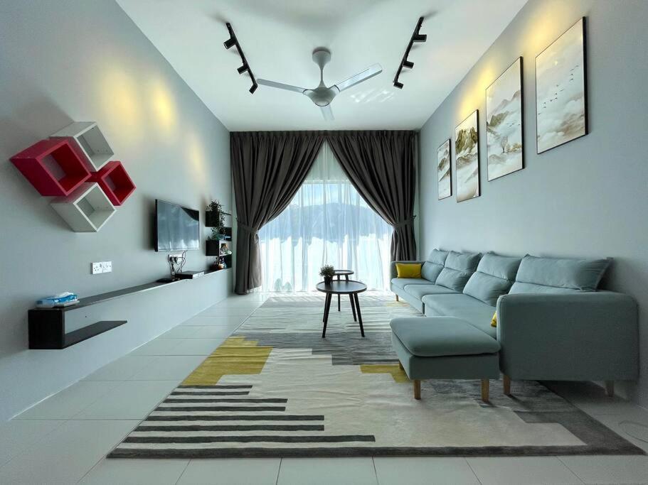 Three-Bedroom Apartment photo 1