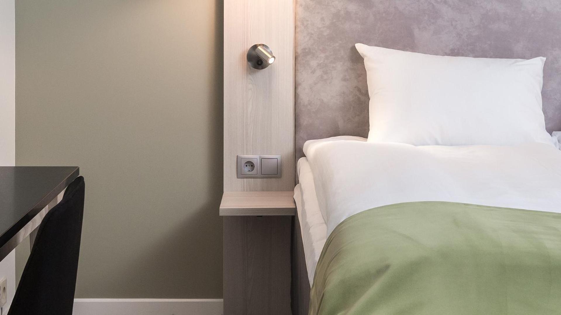 Compact Single Room photo 1