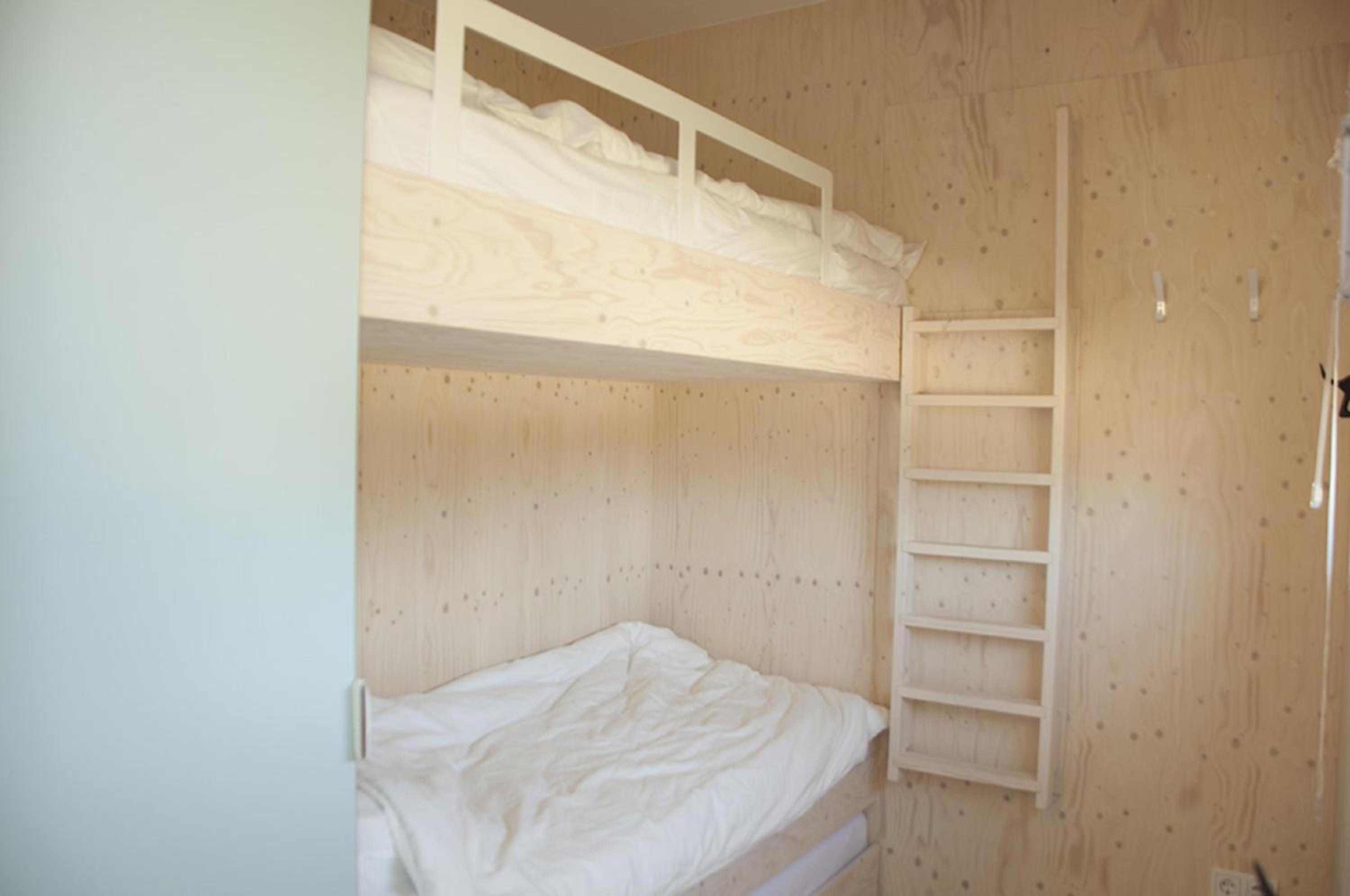 Three-Bedroom House photo 3