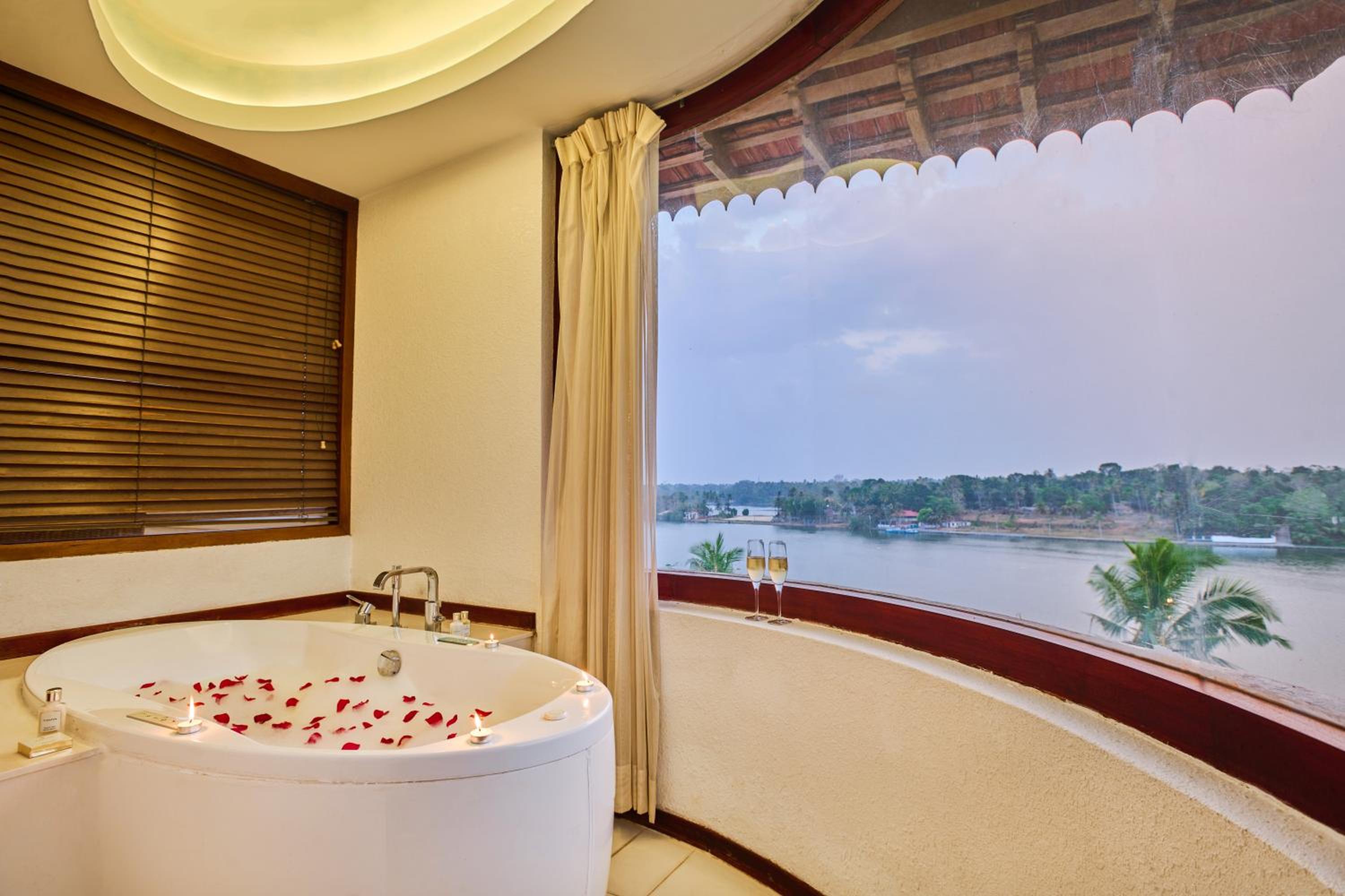 Royal Suite with Panaromic View Royal Suite with Panaromic View