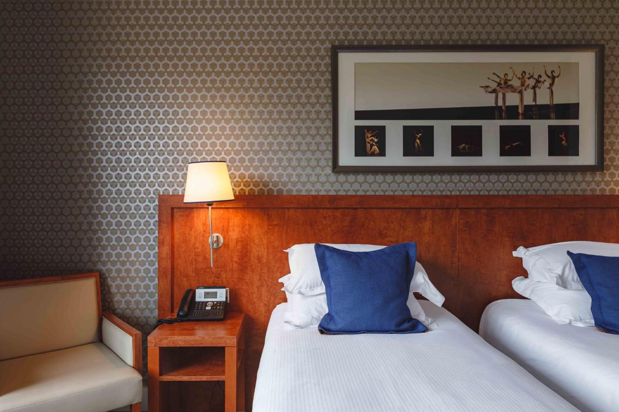 Premium Room - Photo 8