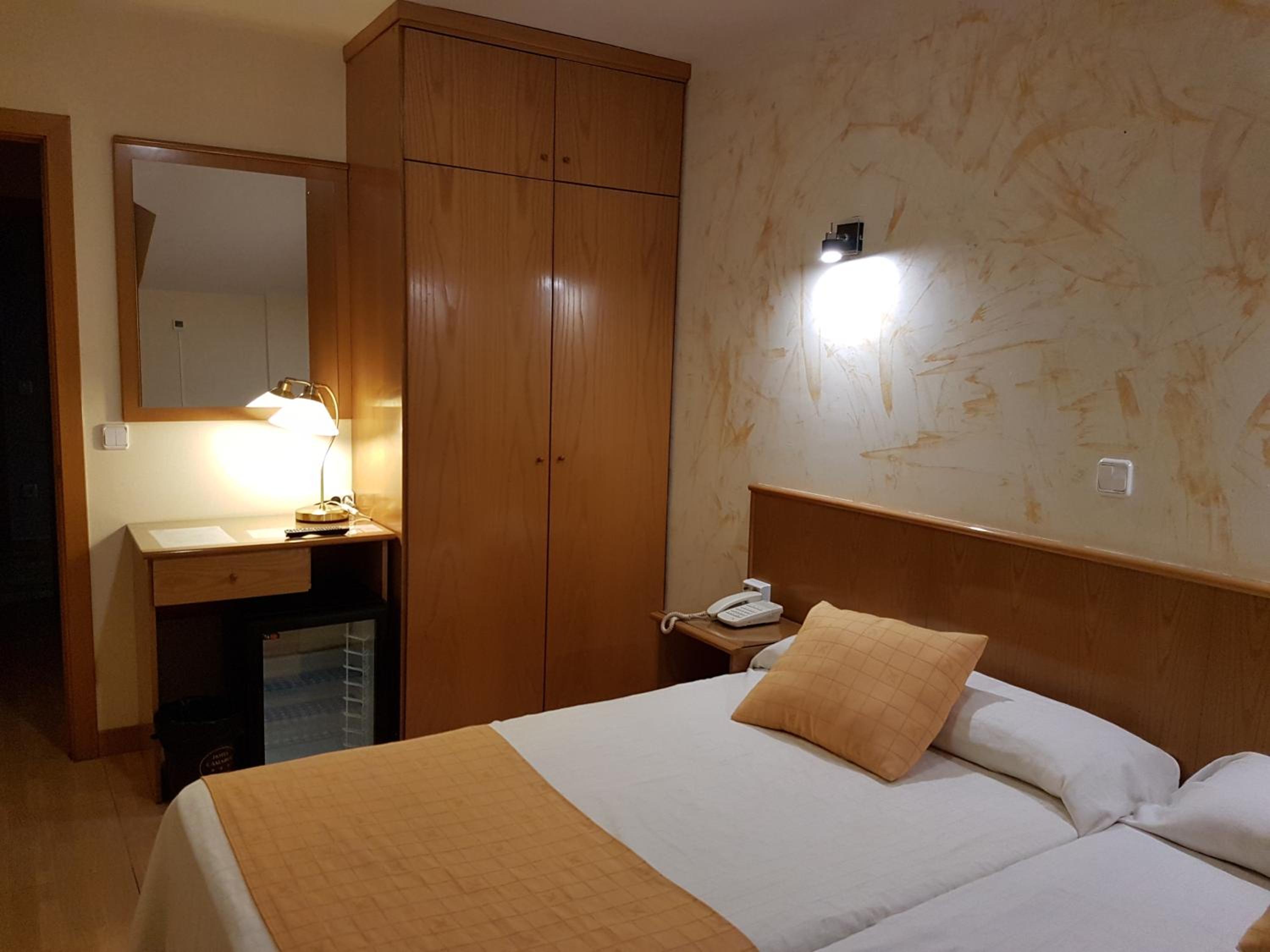 Habitación Estándar con Dos Camas Individuales
