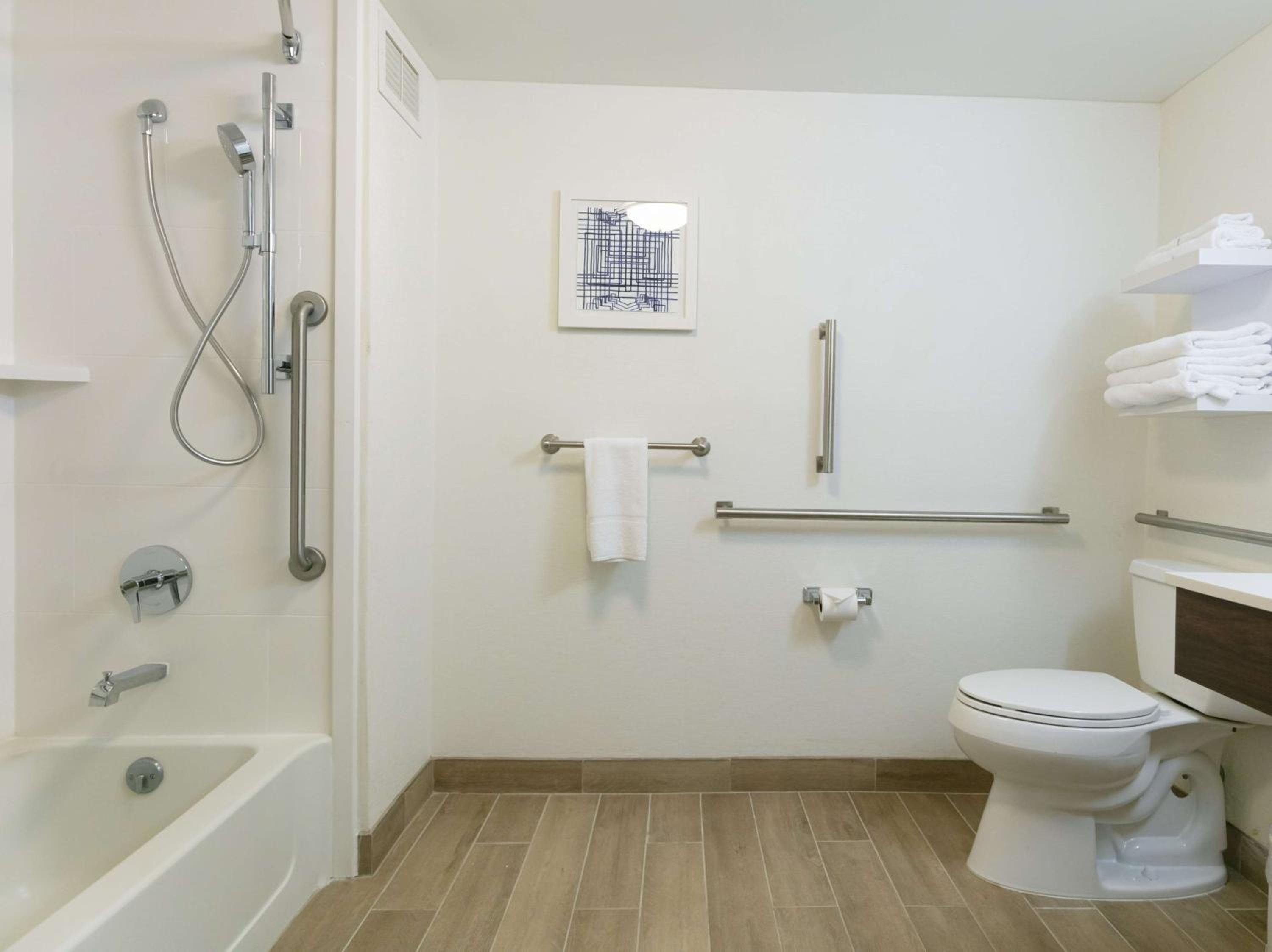 King Room - Mobility Access/Non-Smoking - Photo 4