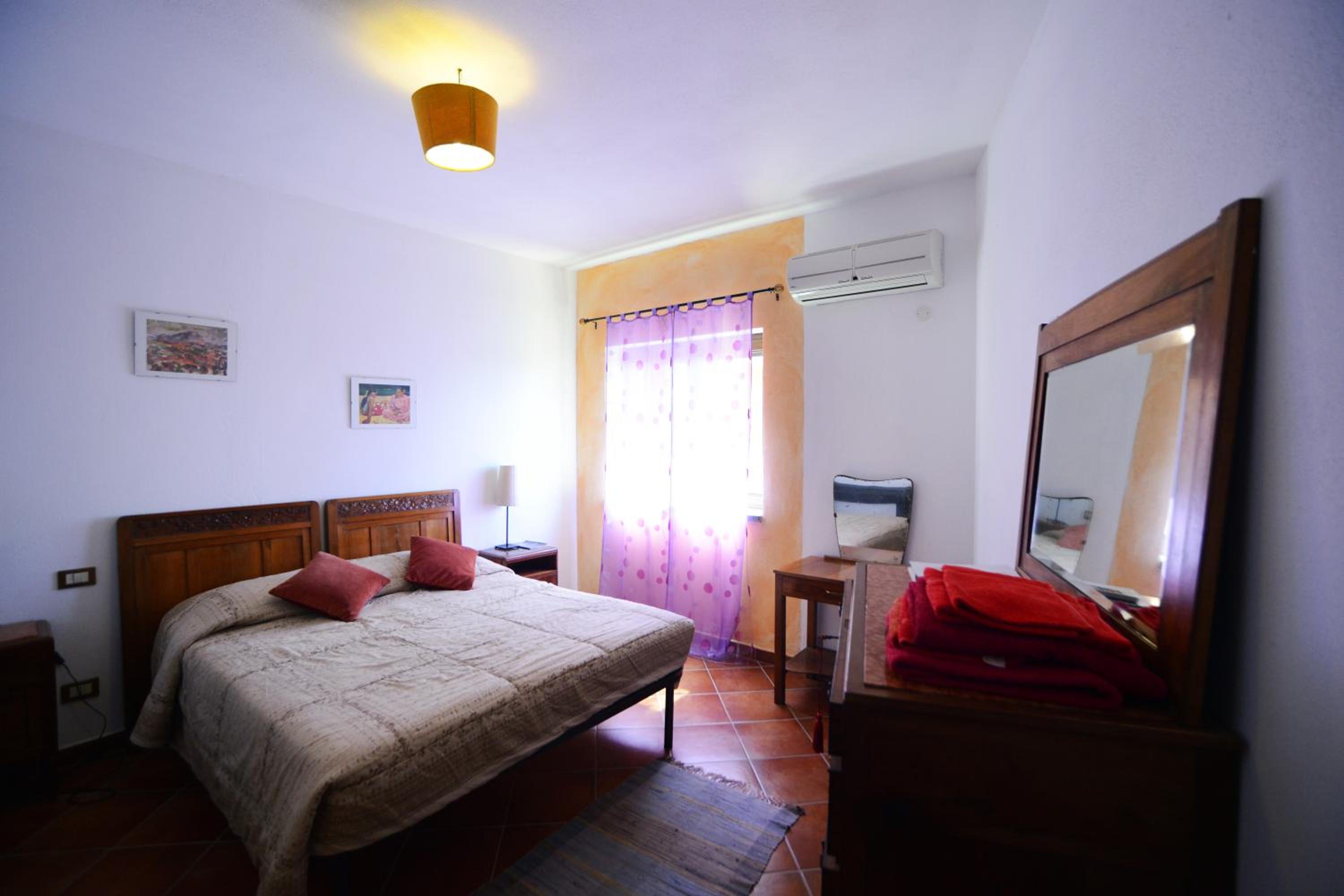 One-Bedroom Apartment with Park View photo 2