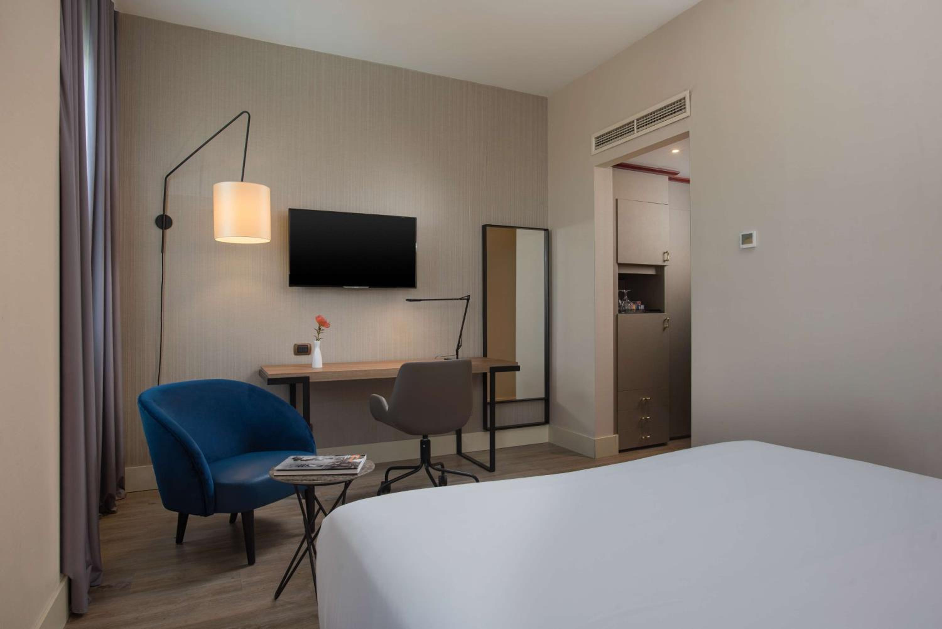 Standard Double or Twin XL Room