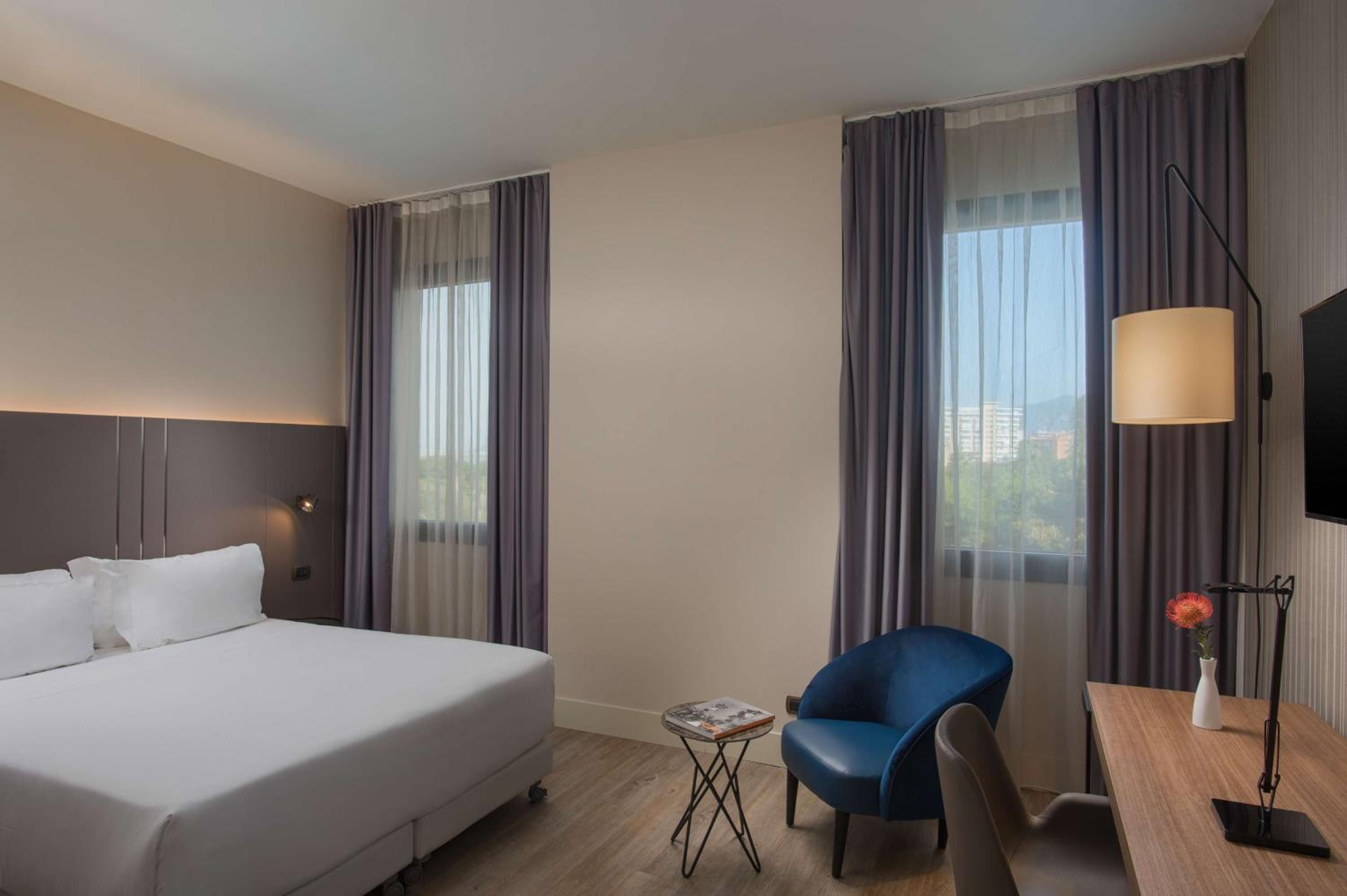 Standard Double or Twin XL Room