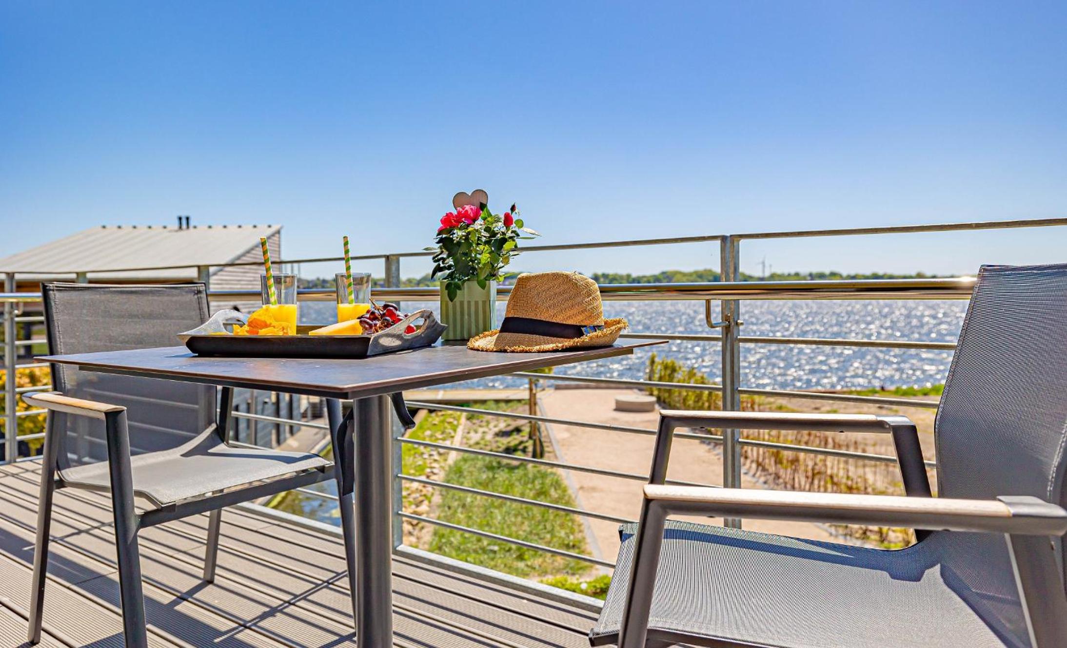 Apartment with Sea View photo 1