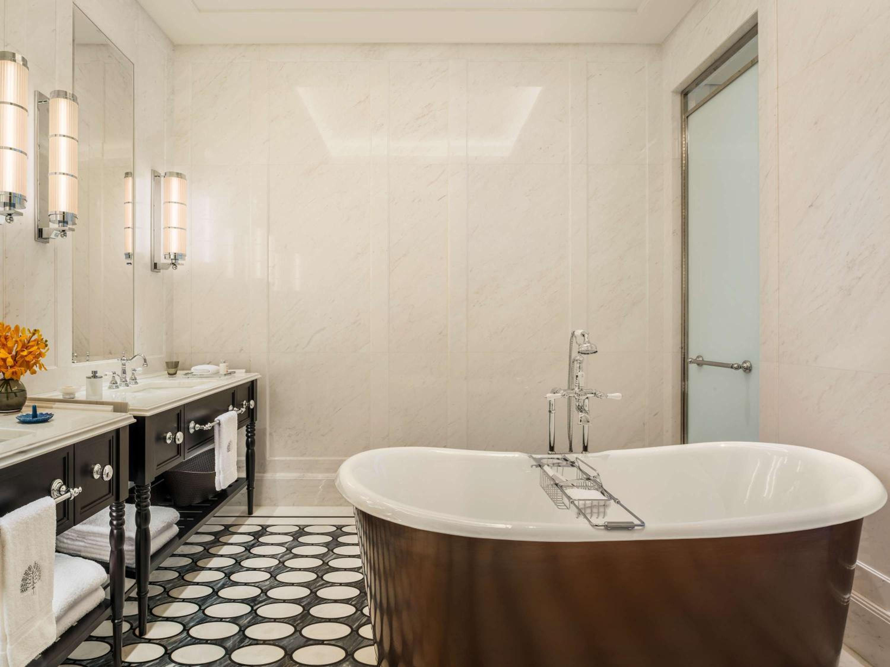 Personality King Suite