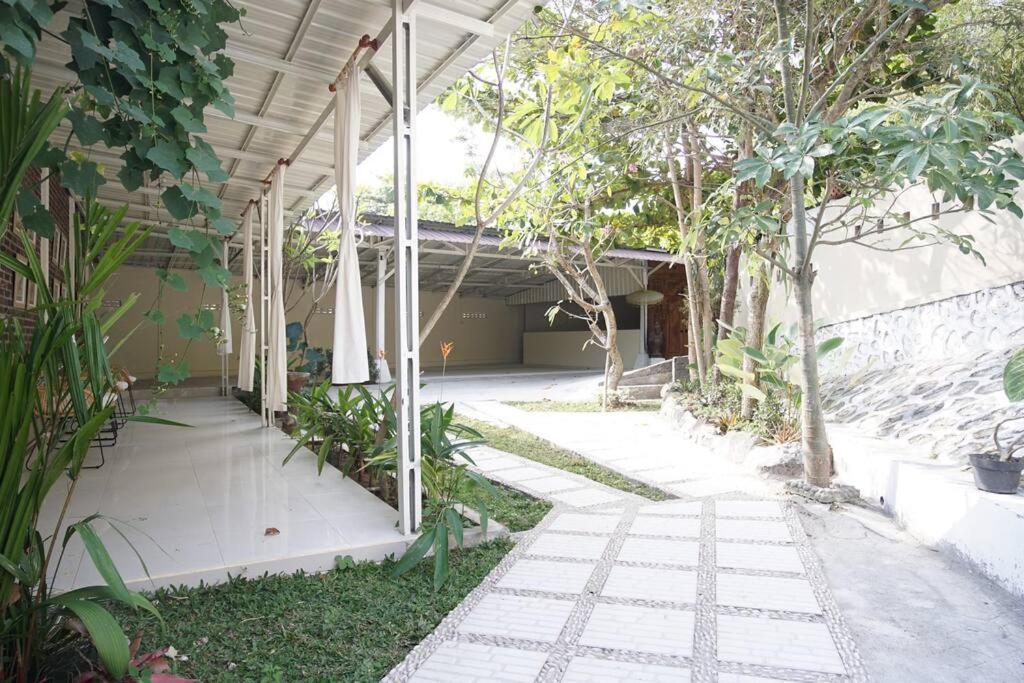 Villa photo 2
