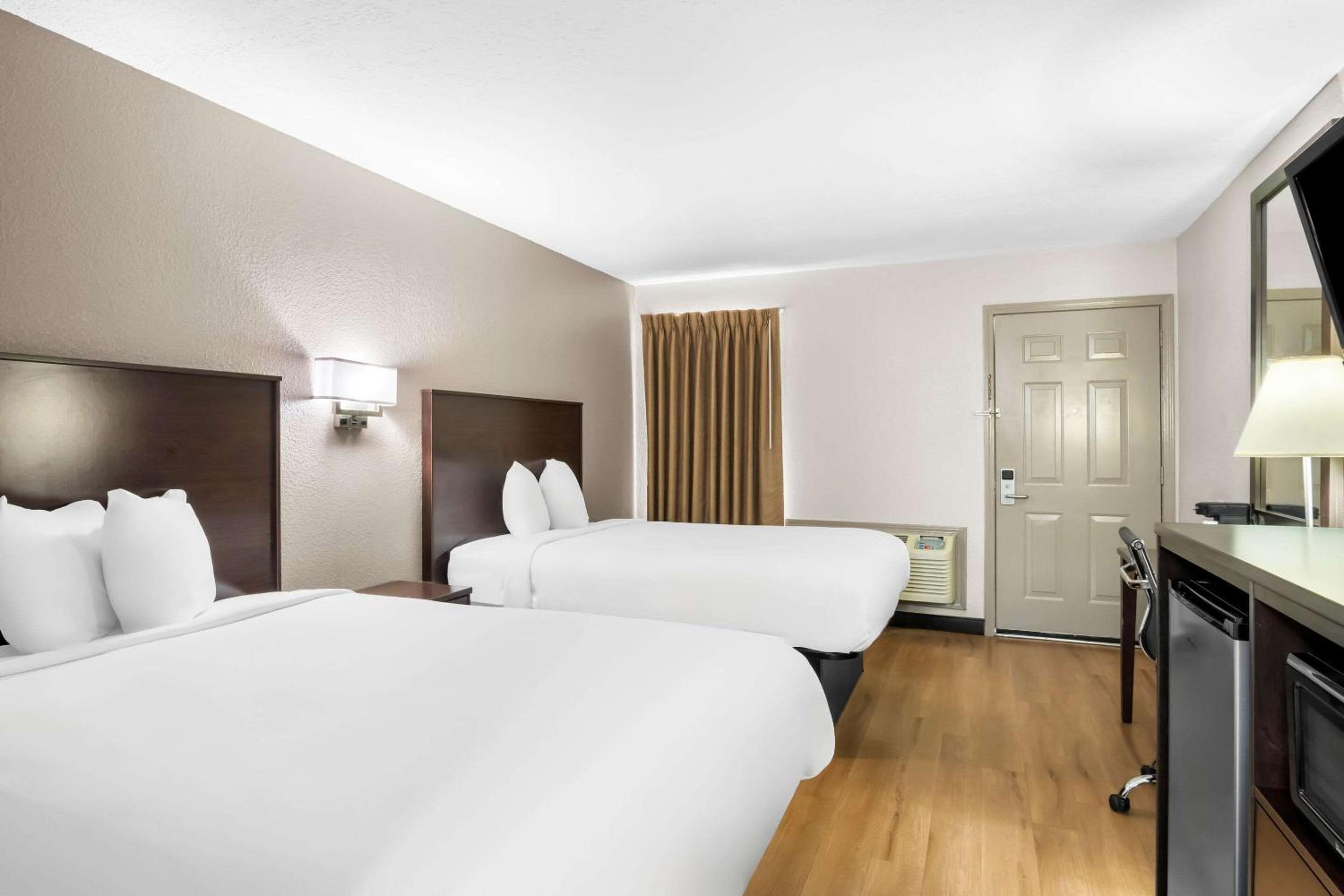 Double Room - Disability Access photo 2