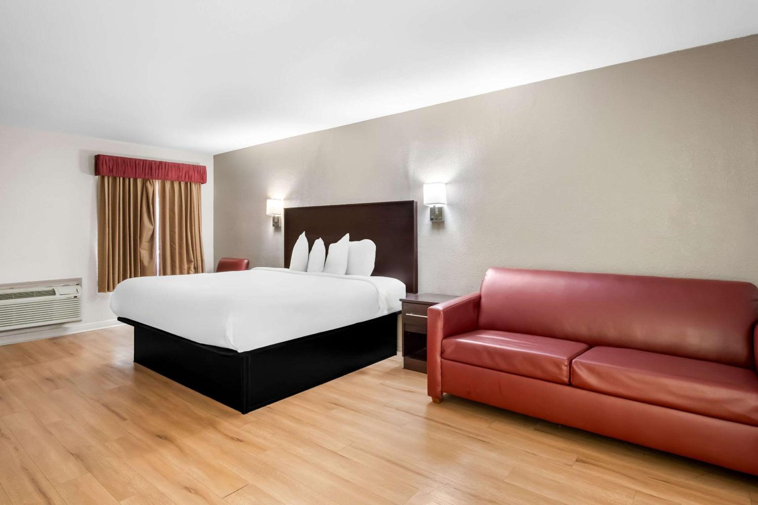 King Suite - Non Smoking photo 1