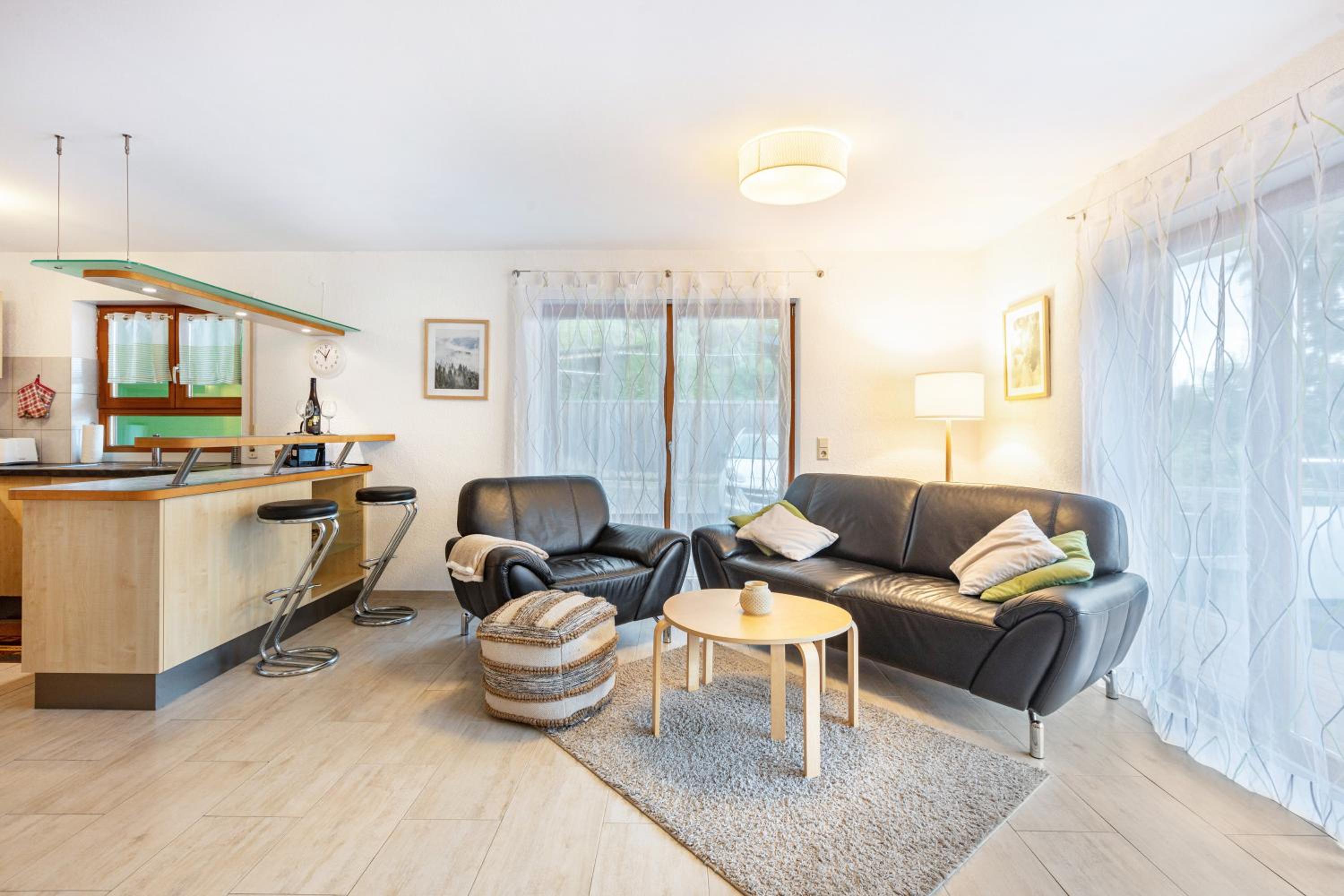 One-Bedroom Apartment with Garden View photo 2