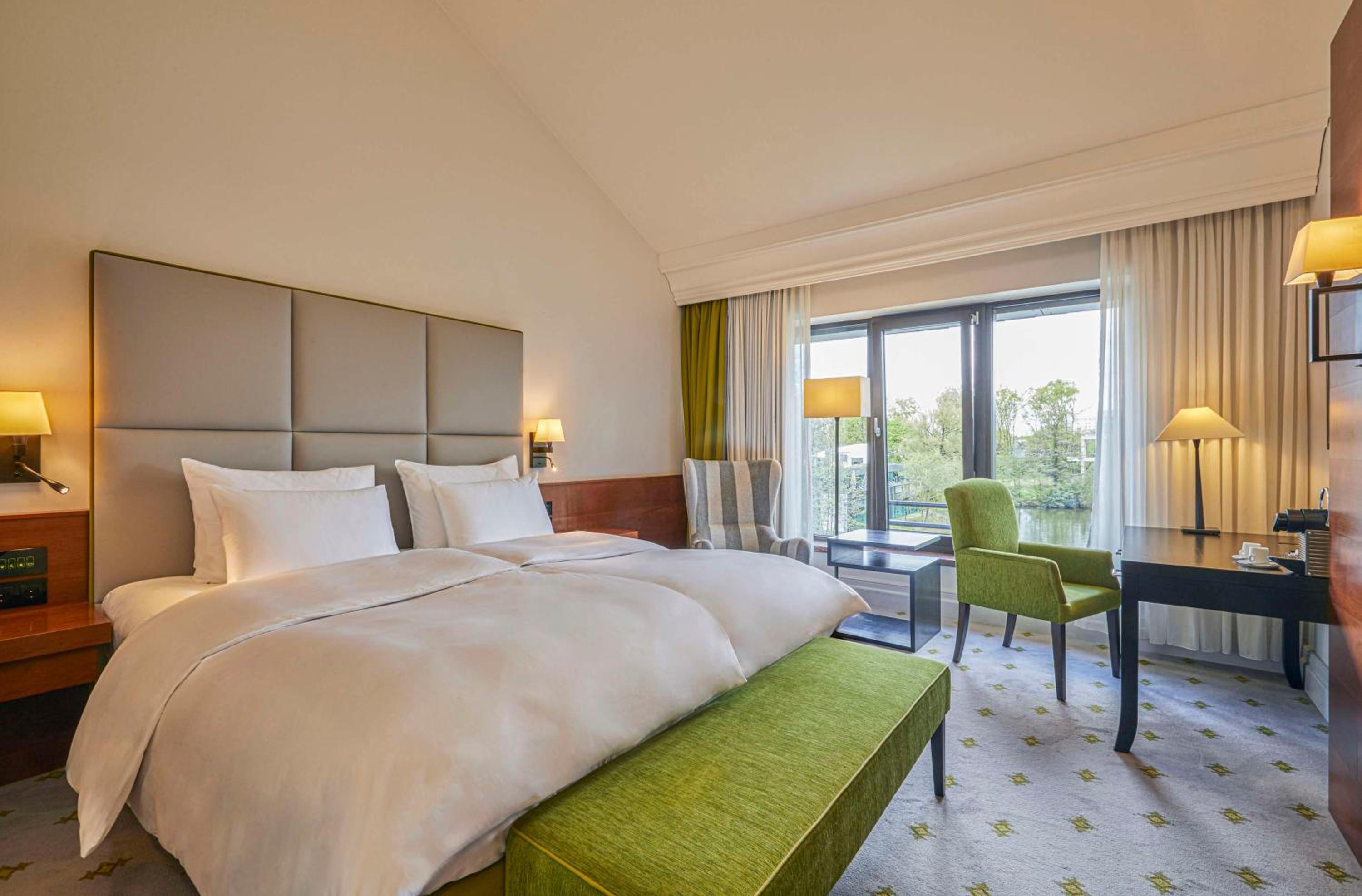 Deluxe Twin Room With Lake View