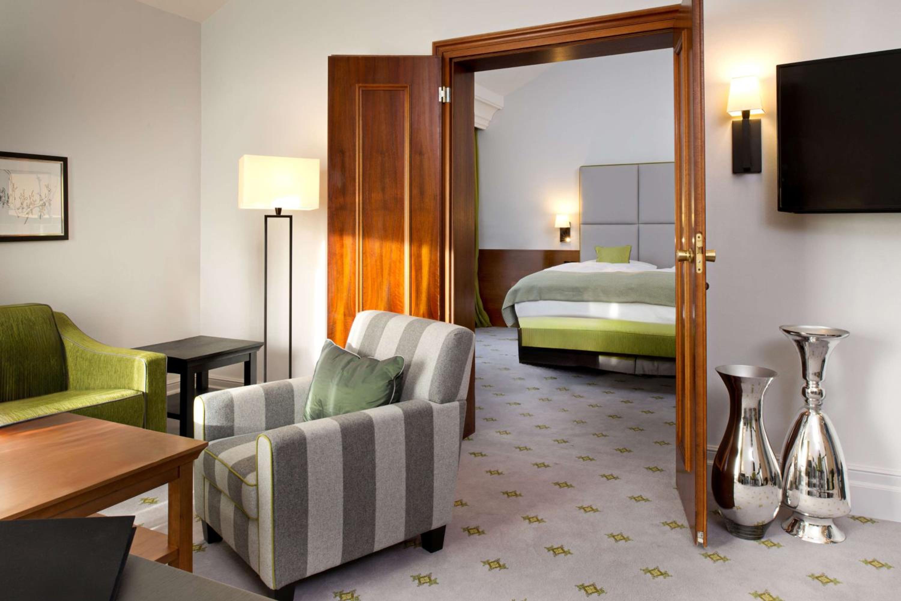 One-Bedroom King Suite