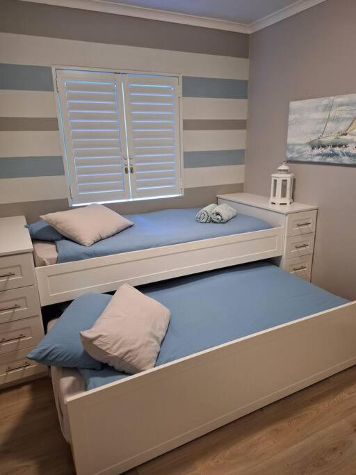 Three-Bedroom Apartment with Sea View photo 3