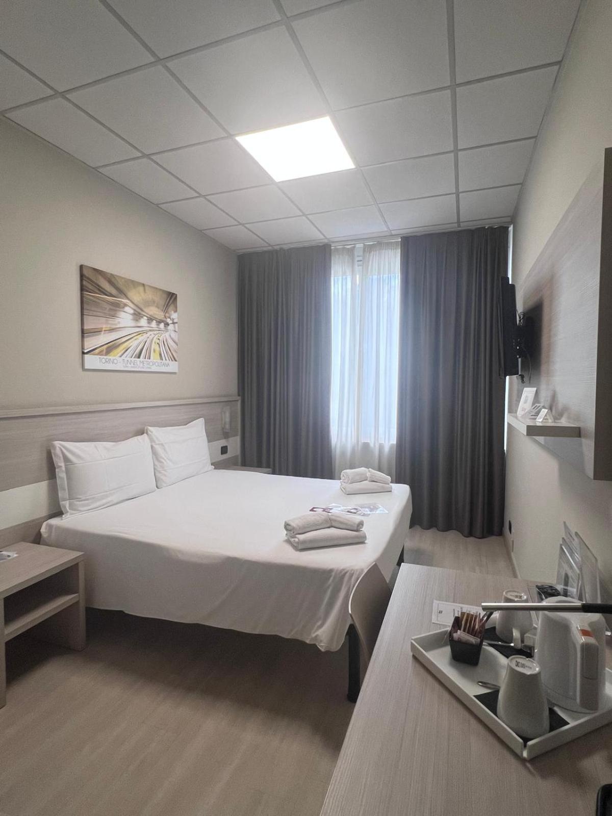 Double Room - Photo 3