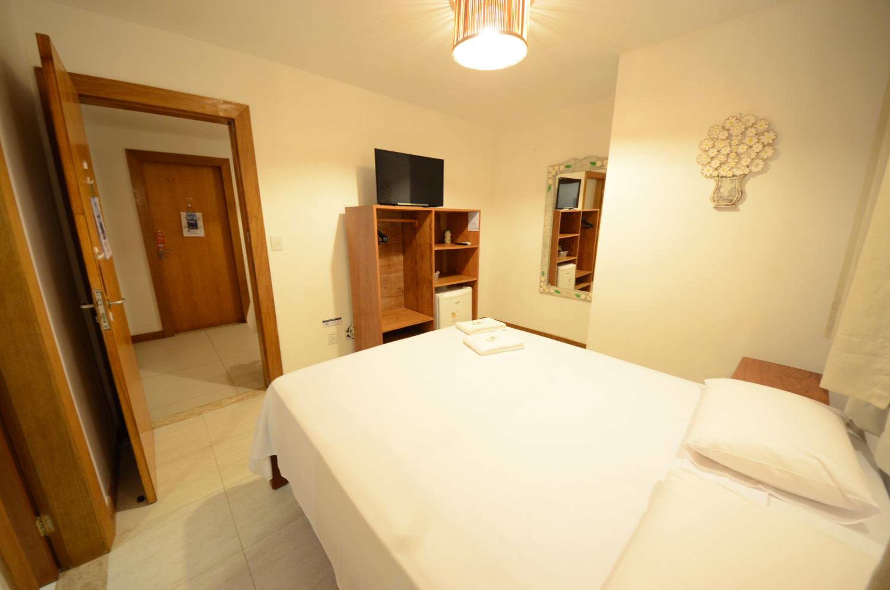 Standard Double Room - Photo 7