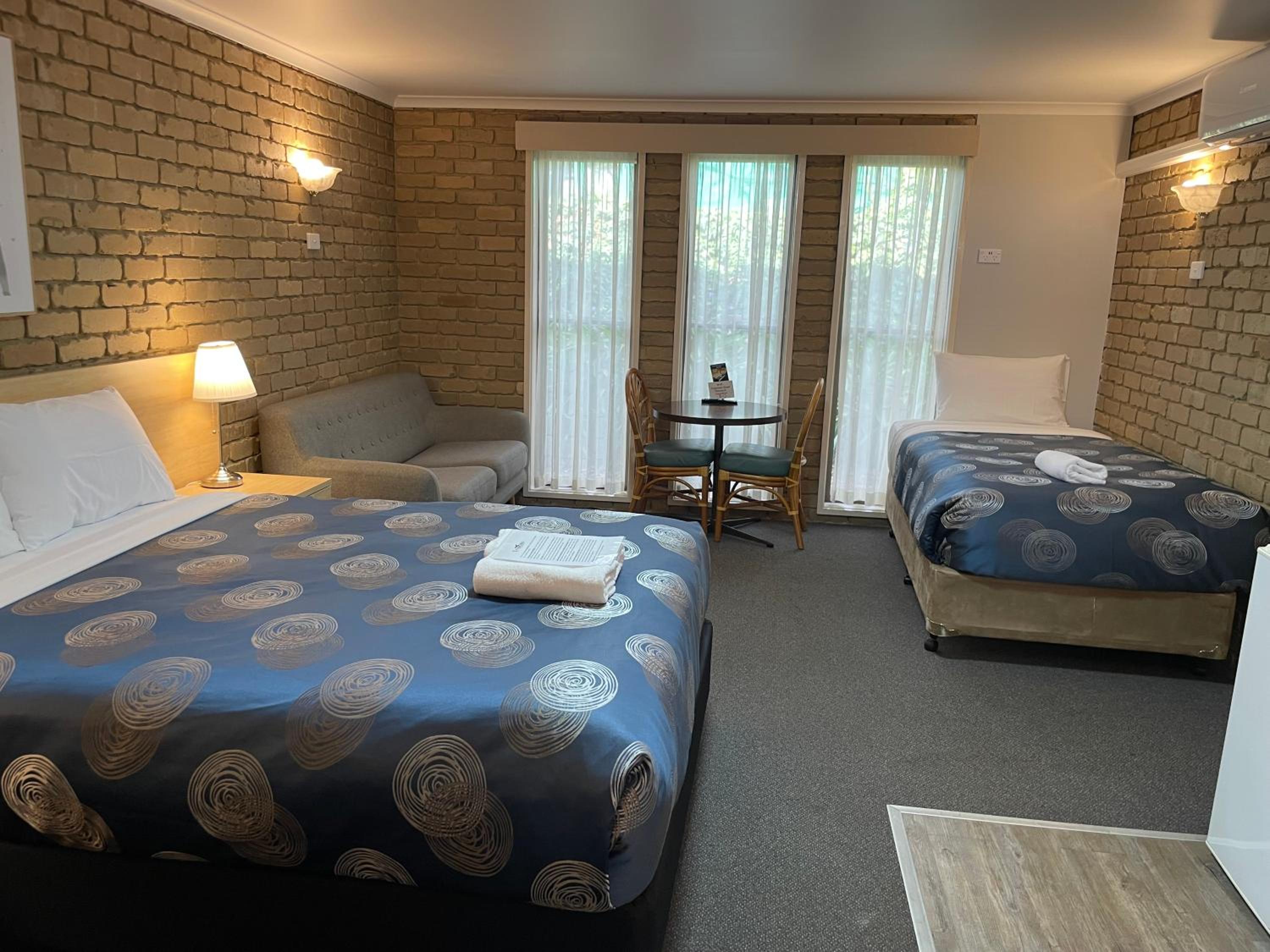 Double or Twin Room photo 3