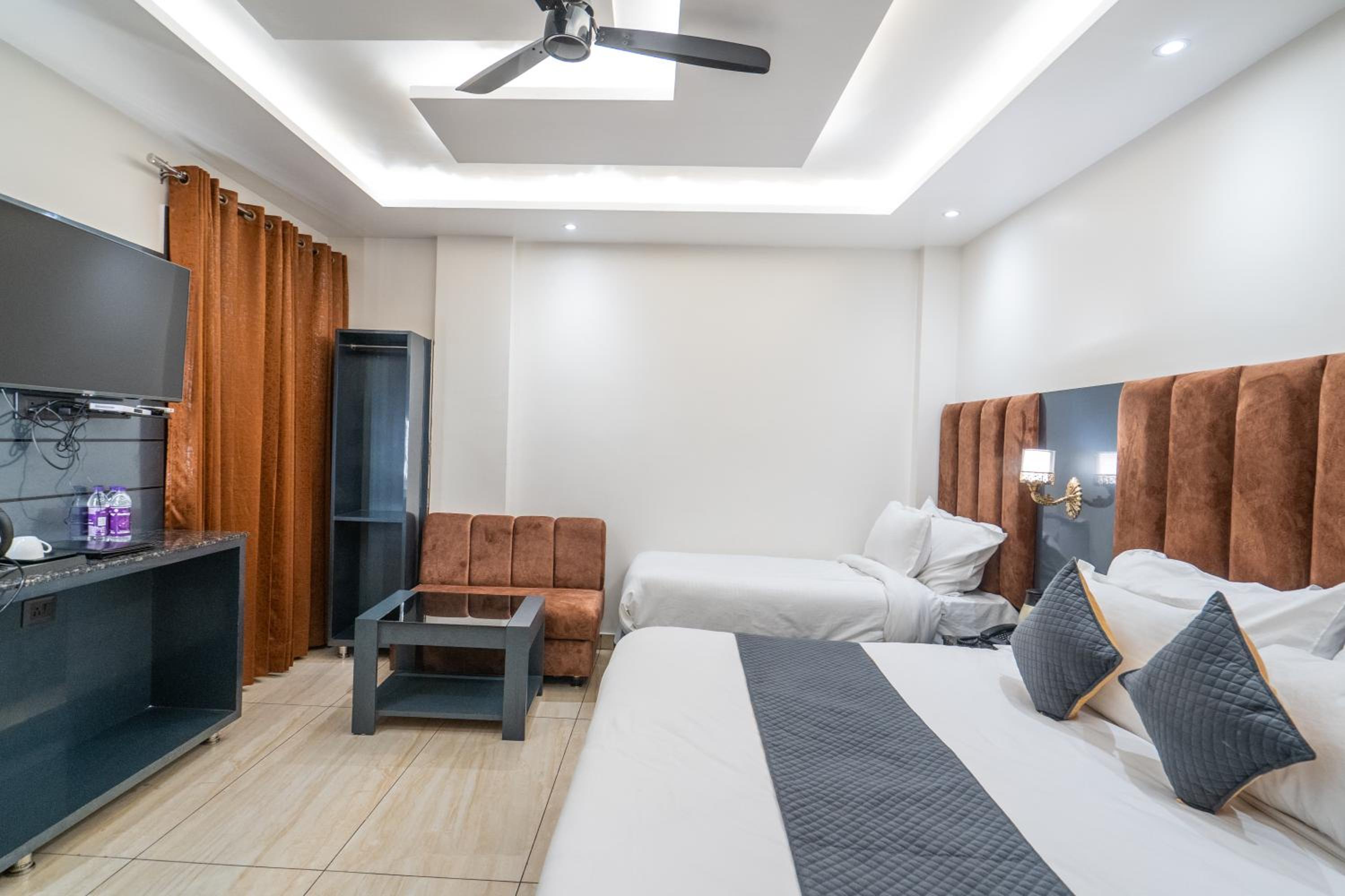 Deluxe Triple Room - Photo 7