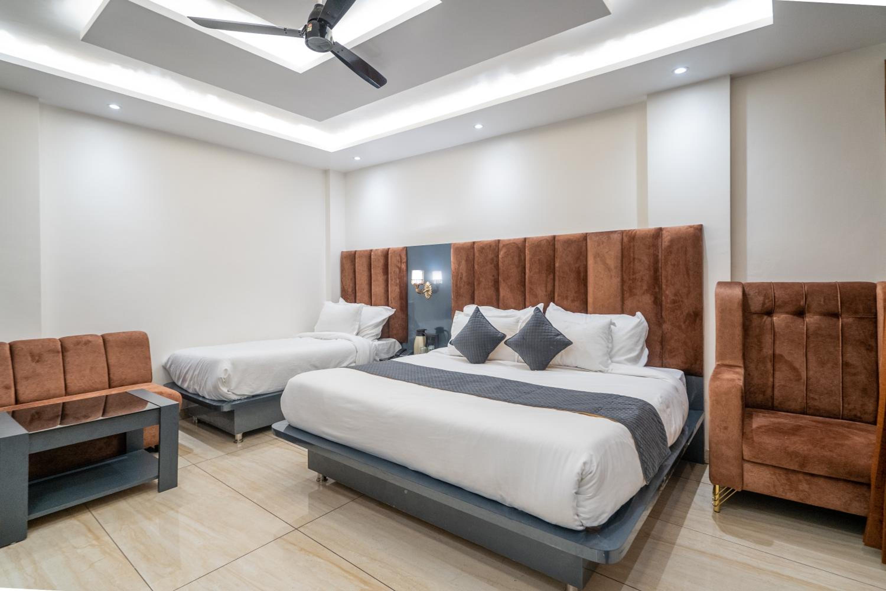 Deluxe Triple Room - Photo 9