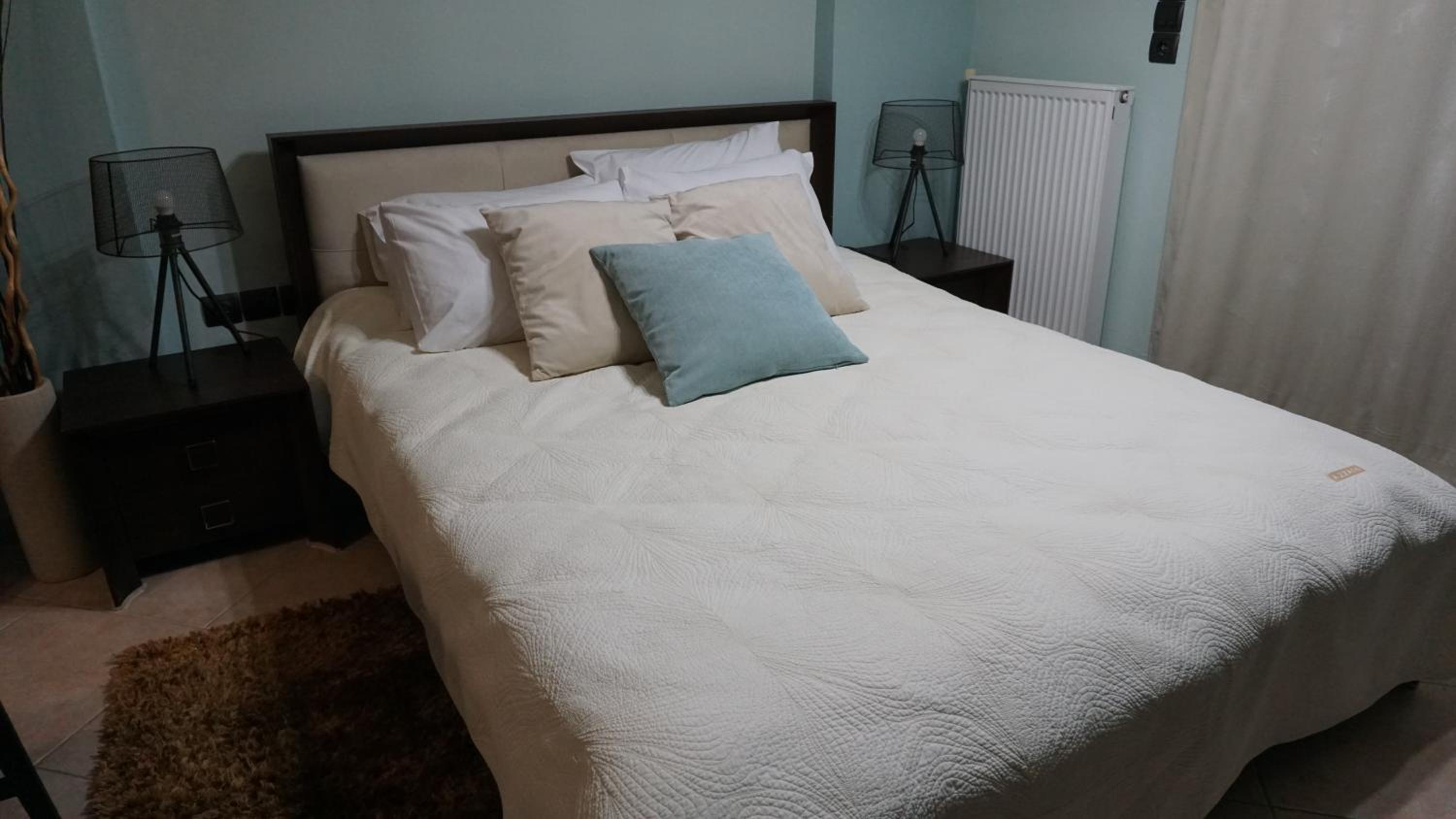 Studio Apartment with One Double Bed