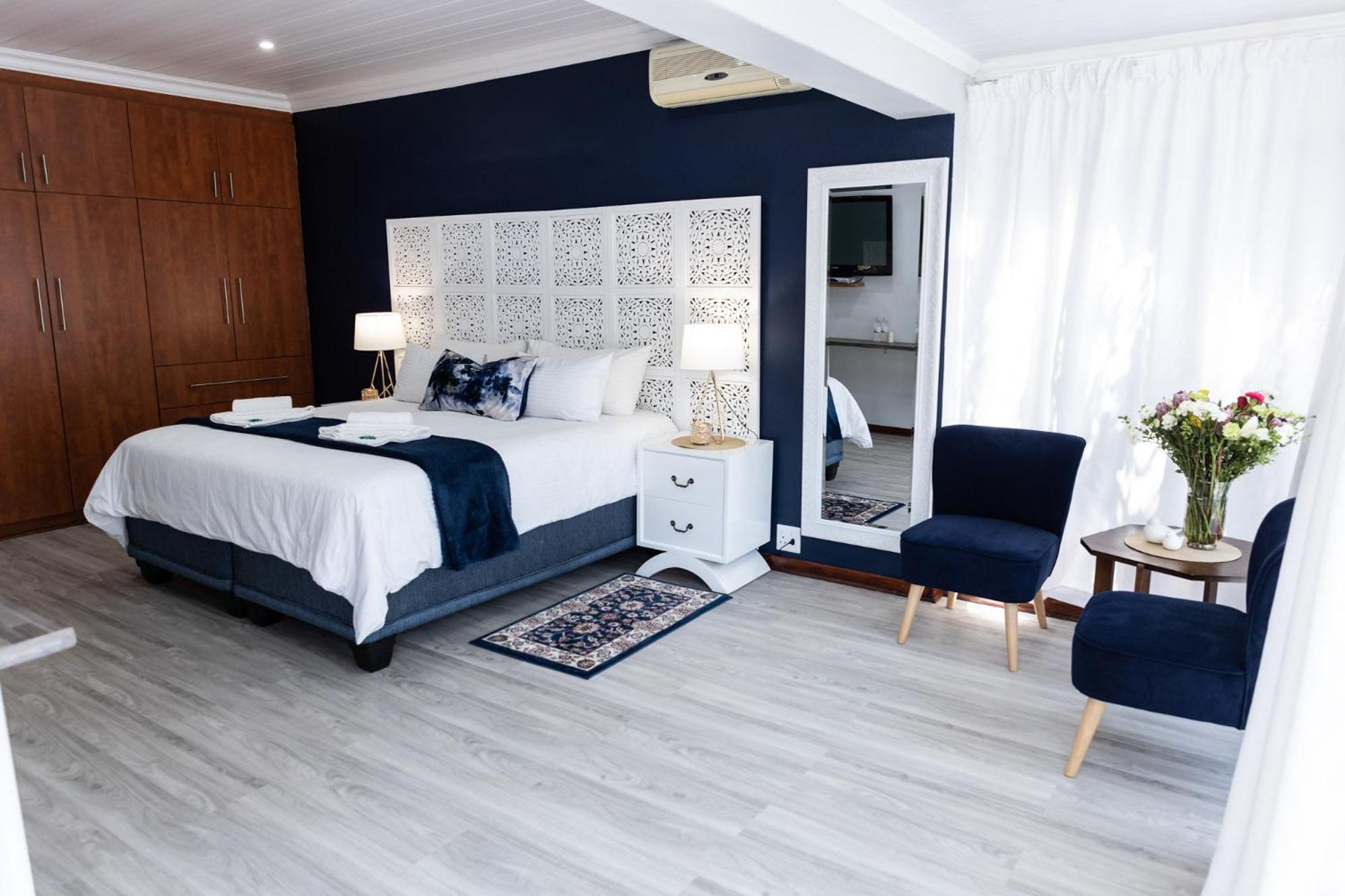 Deluxe King Room - Photo 3