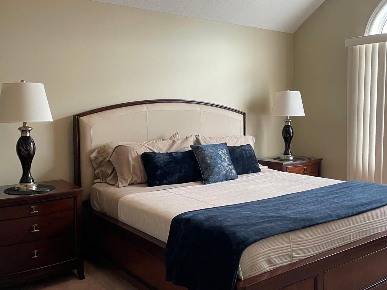 Deluxe King Suite