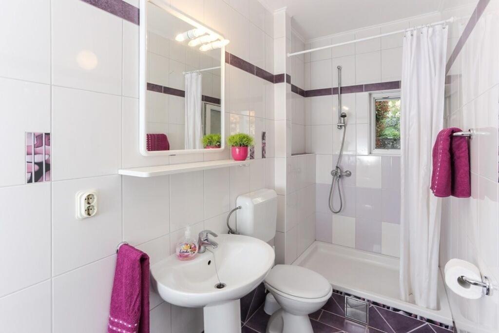 Five-Bedroom Holiday Home photo 2