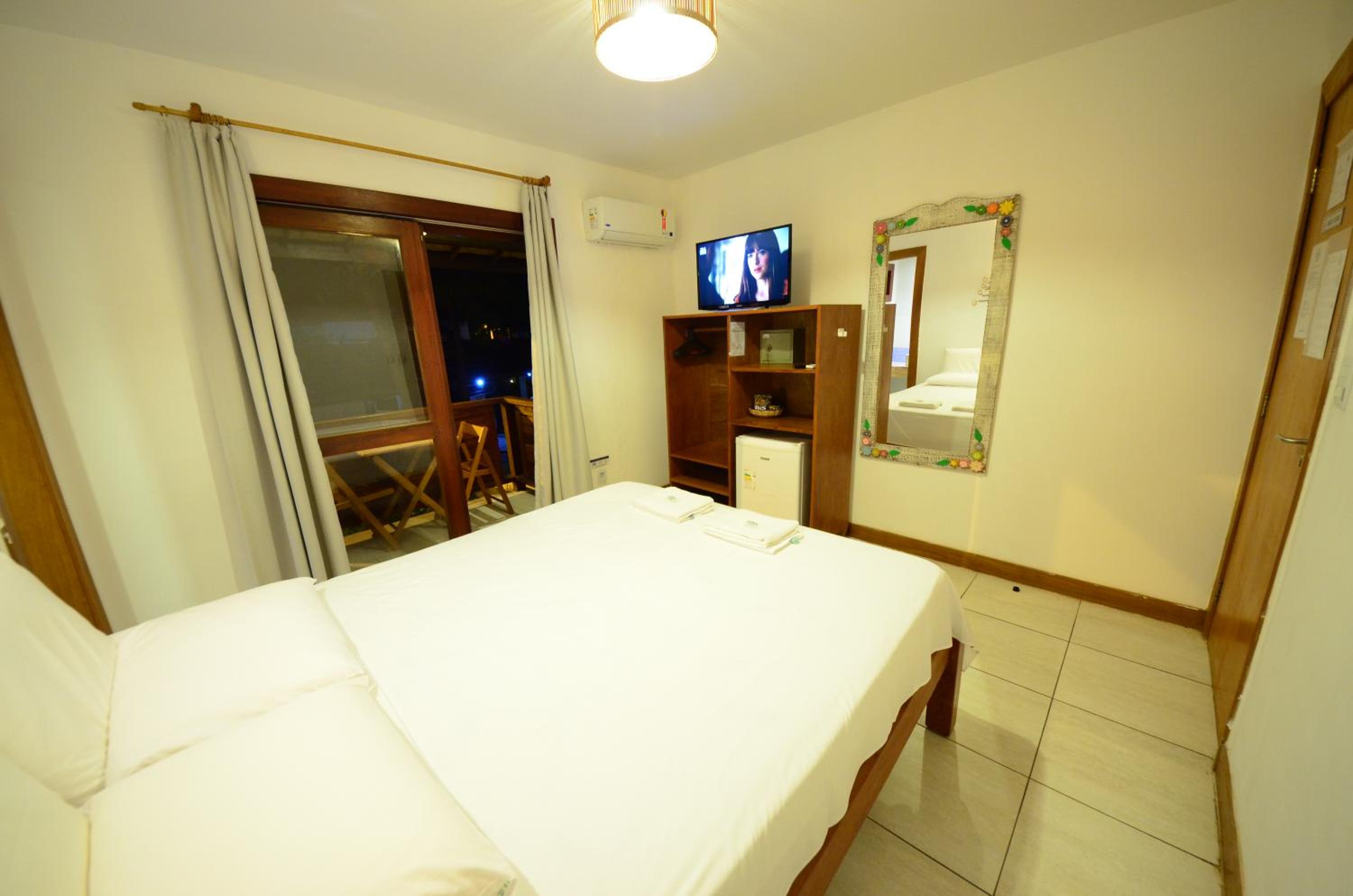 Double Room with Balcony - Photo 4