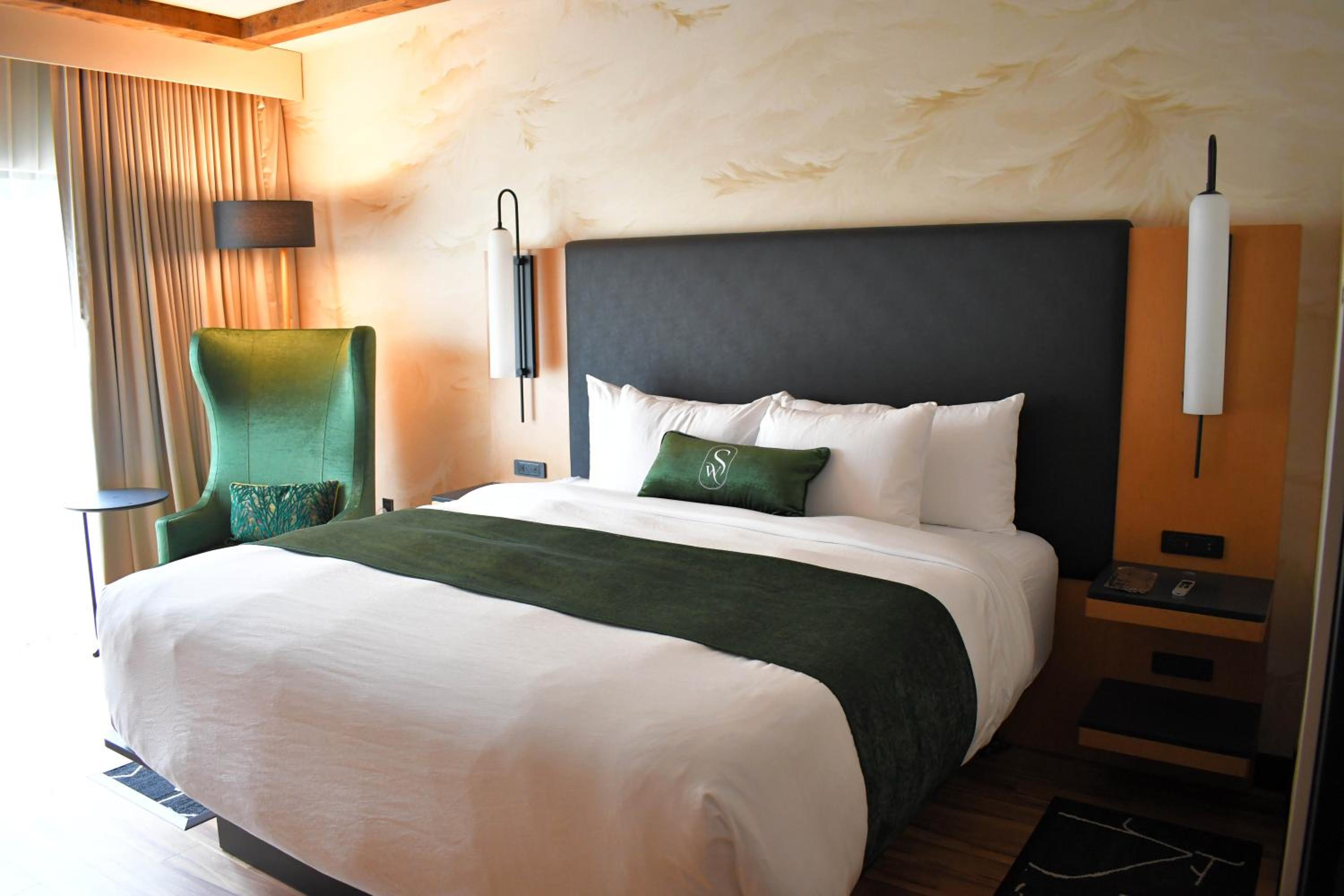Executive King Room