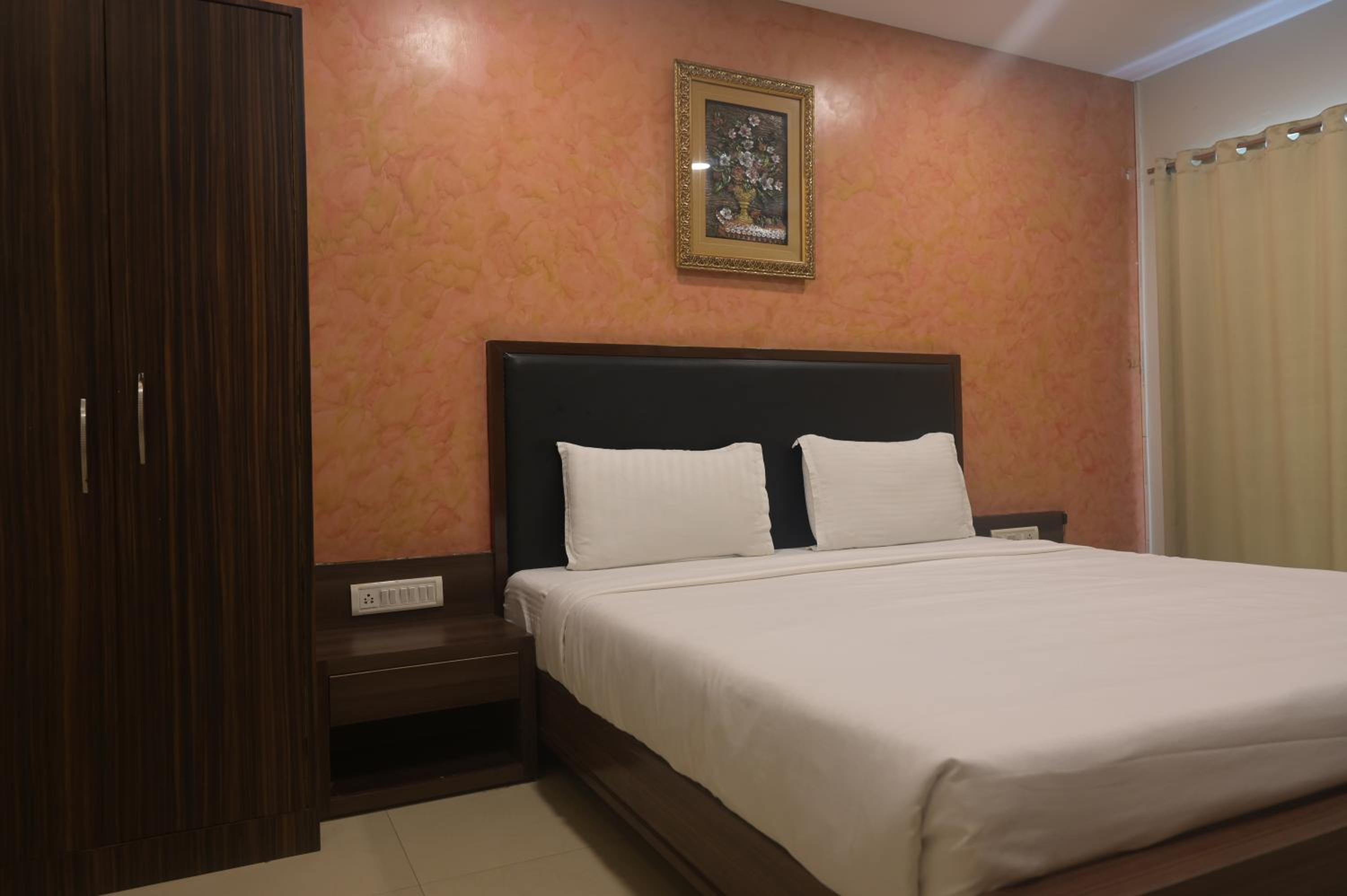 Deluxe Double Room photo 3