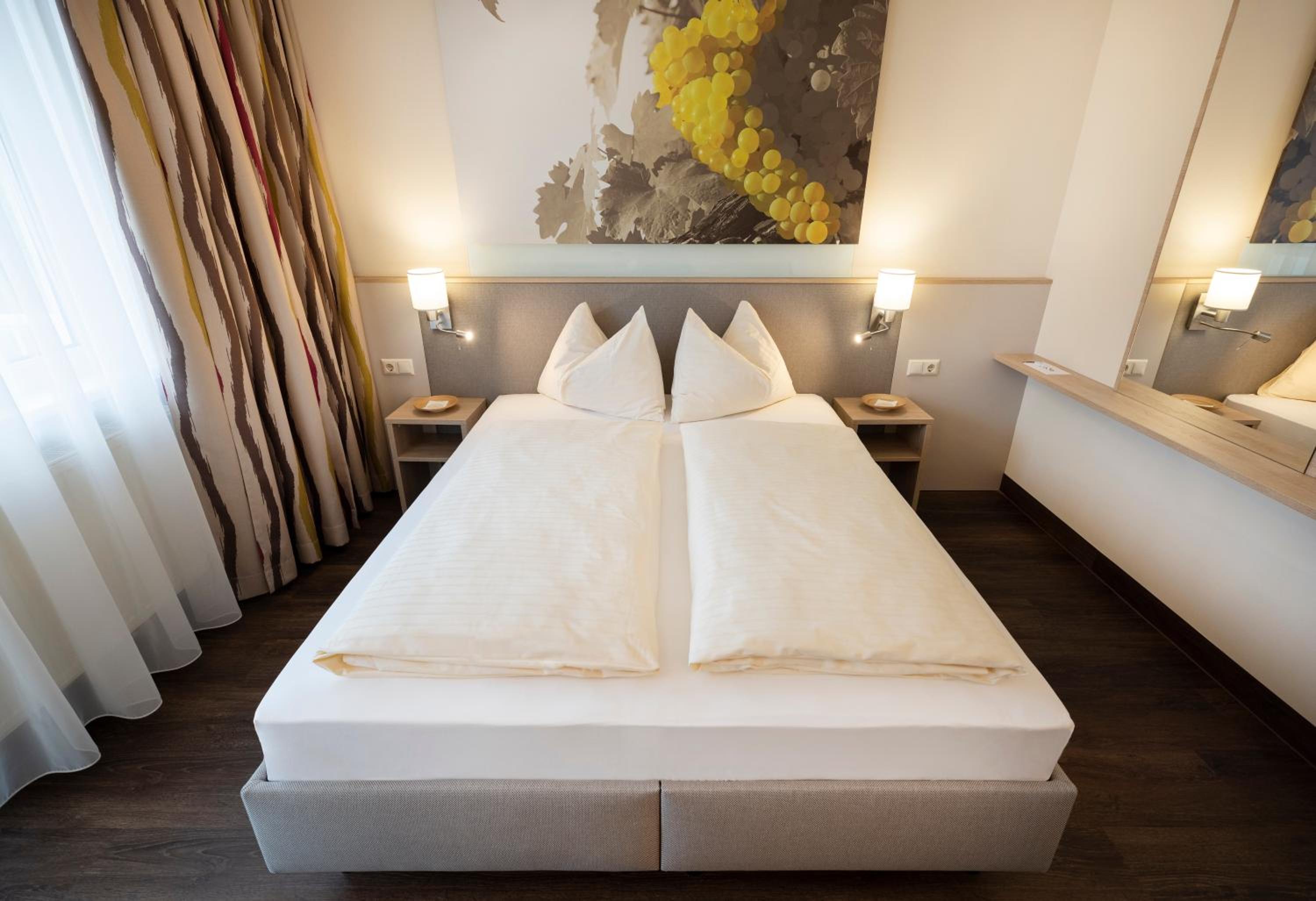 Single Room with Balcony photo 2