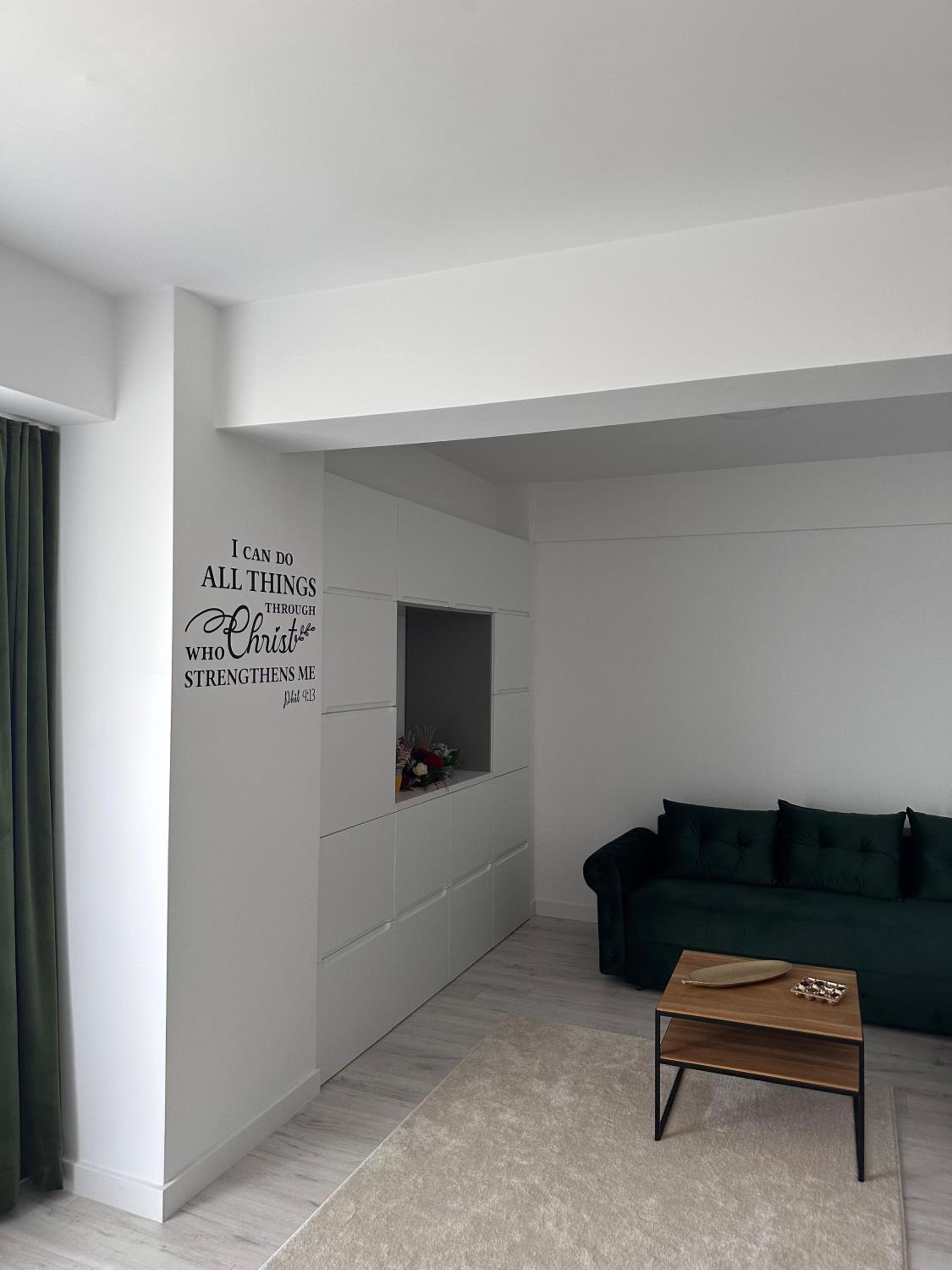 One-Bedroom Apartment photo 2