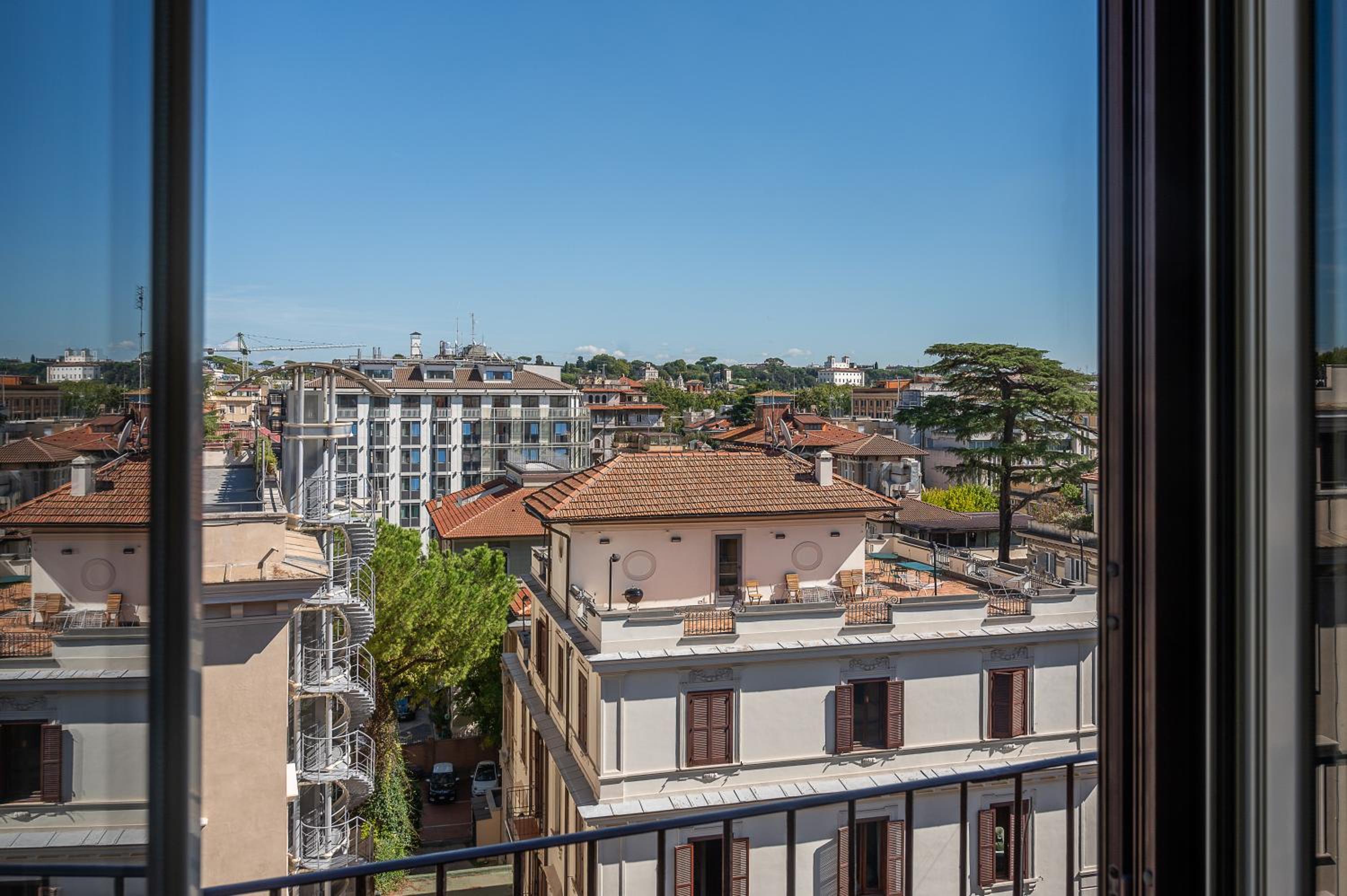 Deluxe Double Room with Balcony photo 2