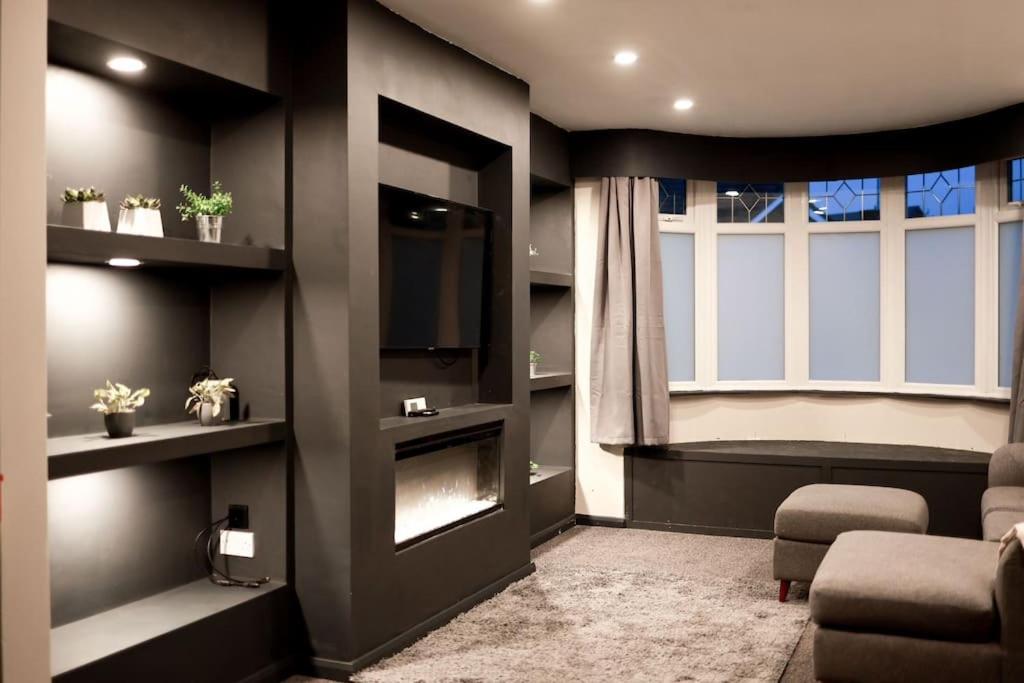 One-Bedroom House photo 1