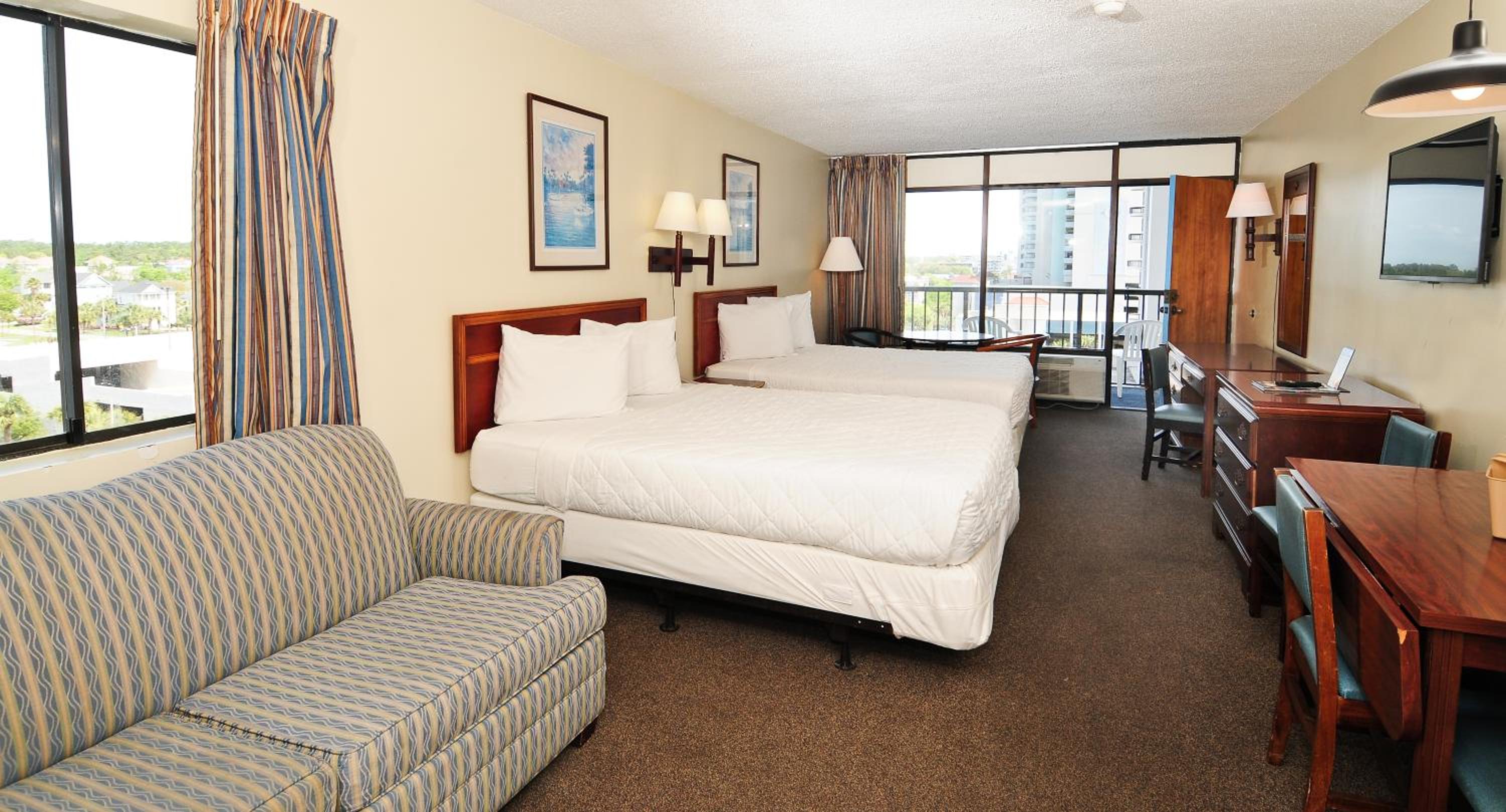 1 Room Side View Efficiency with 2 Queen Beds - T4 photo 1