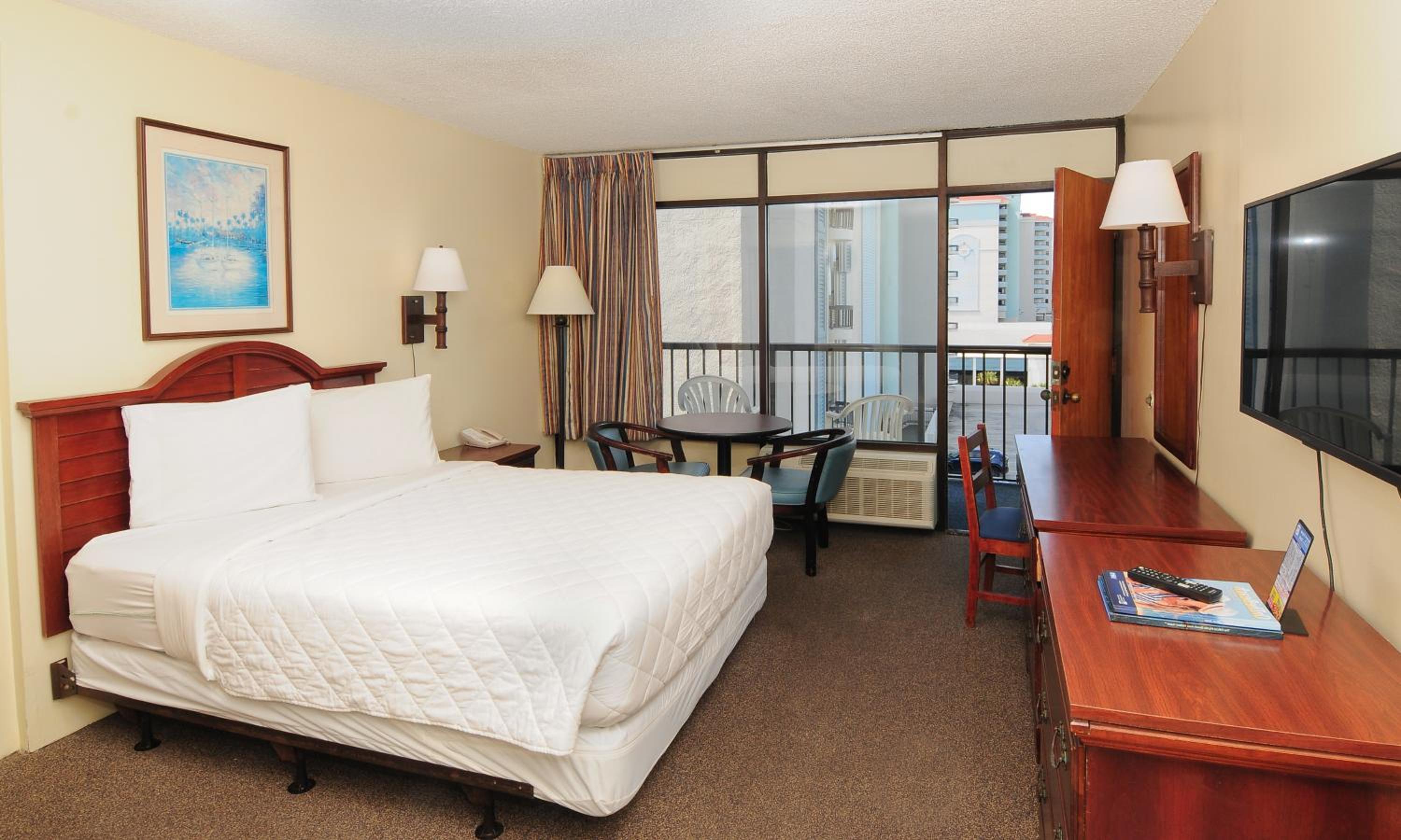 1 Room Side Ocean View Efficiency with 1 Queen Bed - T5 photo 1