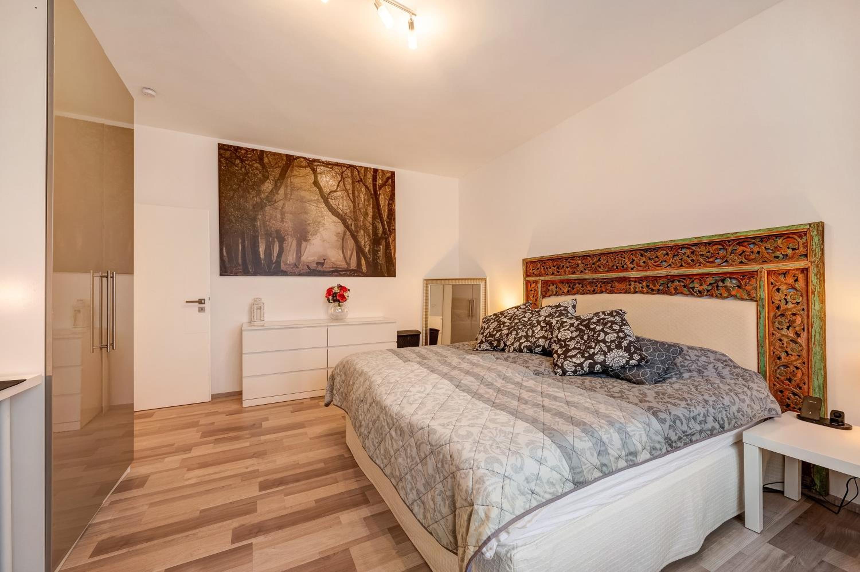 Two-Bedroom Deluxe Apartment with Garden View photo 2