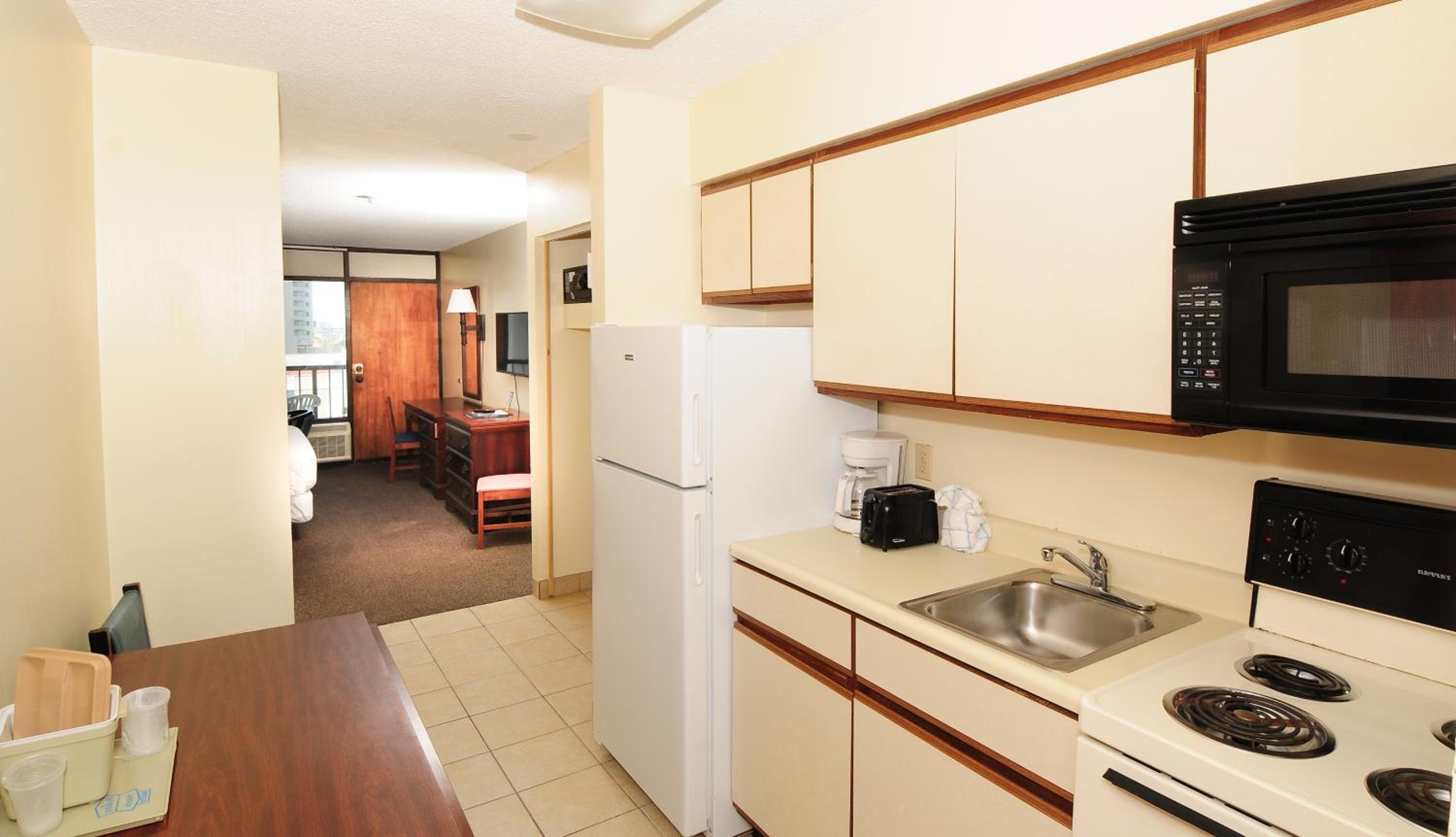 1 Room Side Ocean View Efficiency with 1 Queen Bed - T5 photo 2