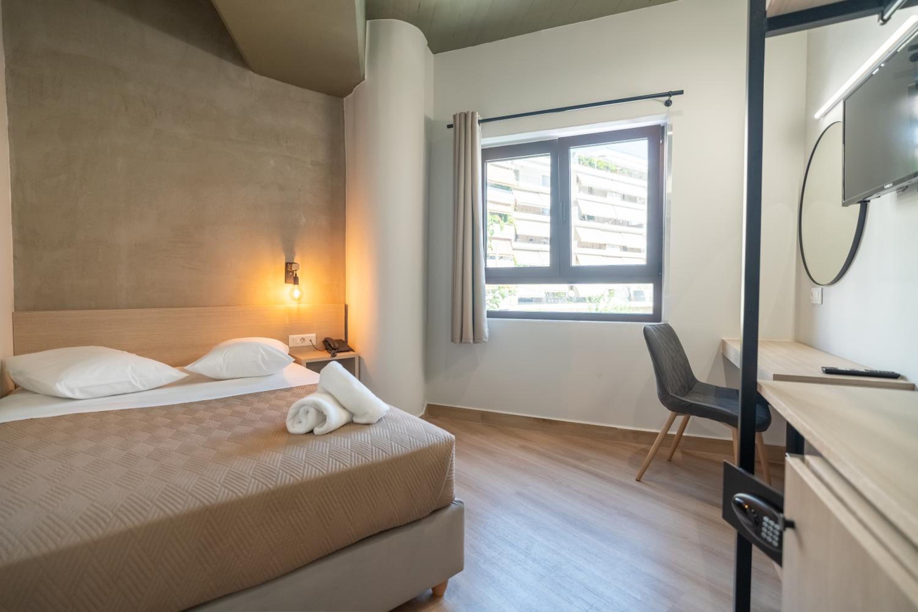 Single Room with Shared Bathroom photo 3