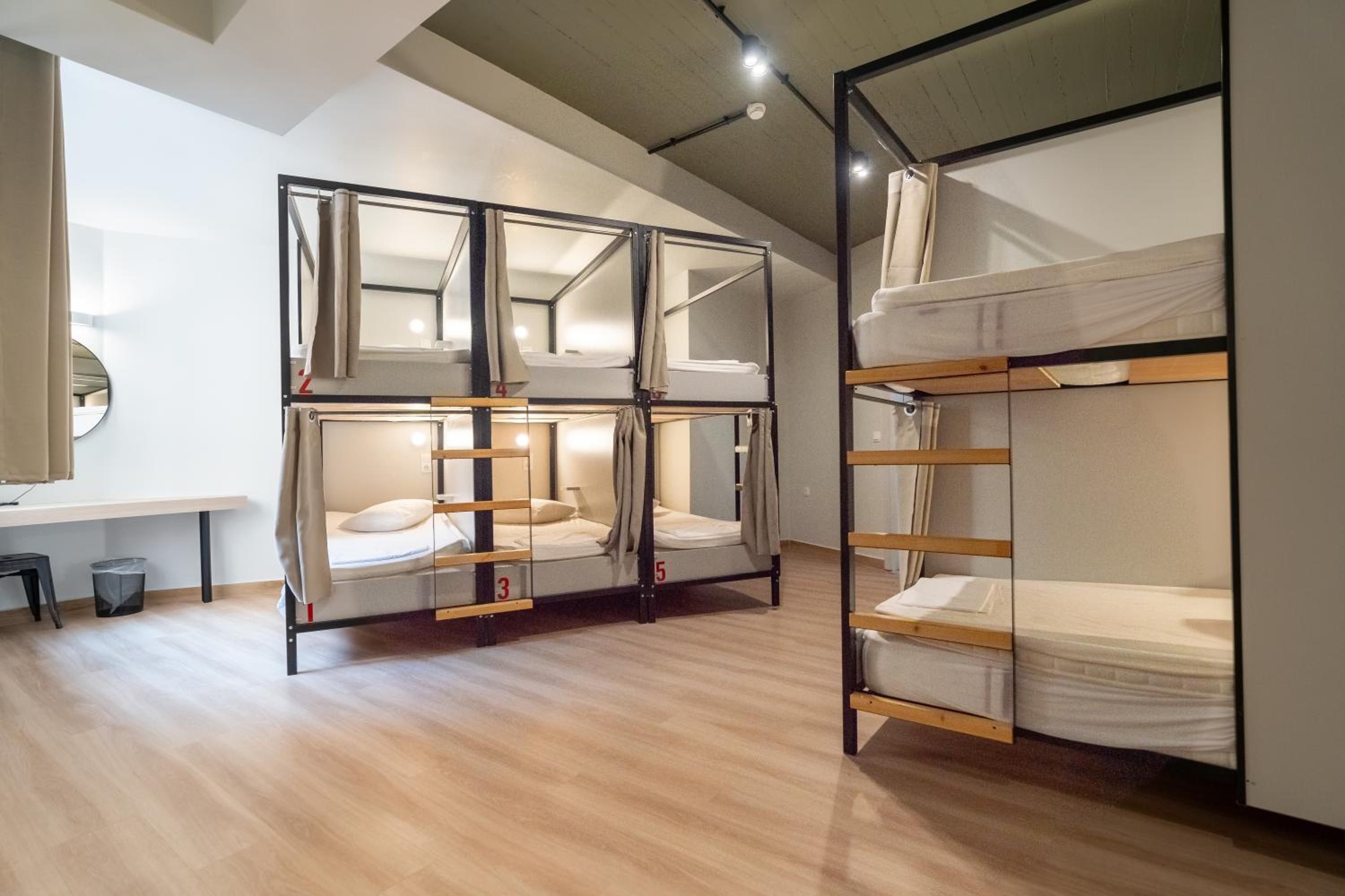 Single Bed in Mixed Dormitory Room photo 1