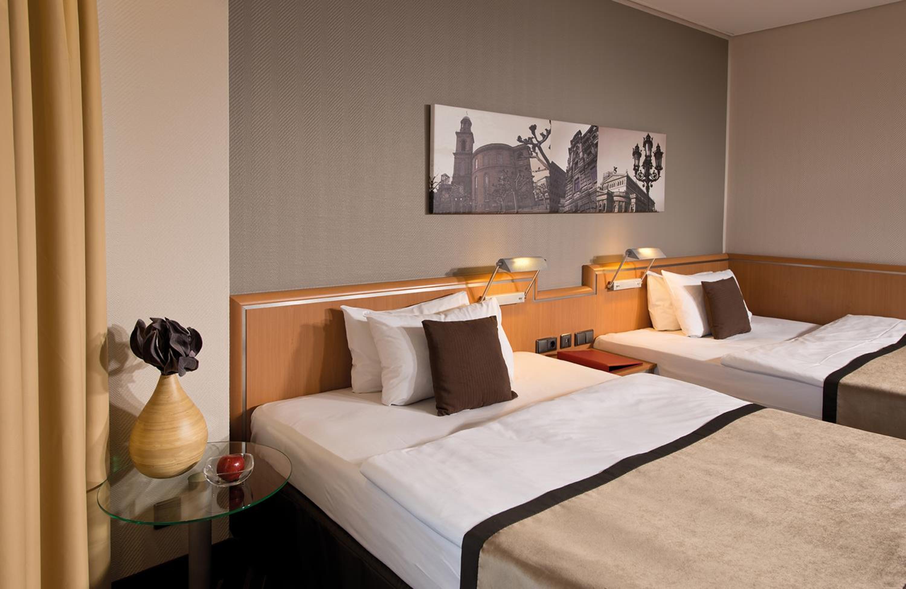 Executive Quadruple Room photo 2