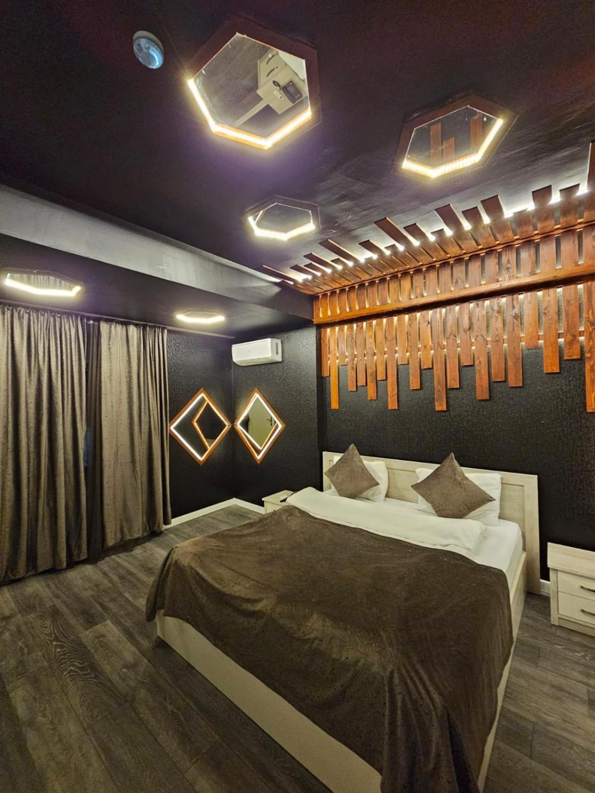 Deluxe Queen Room With Two Queen Beds