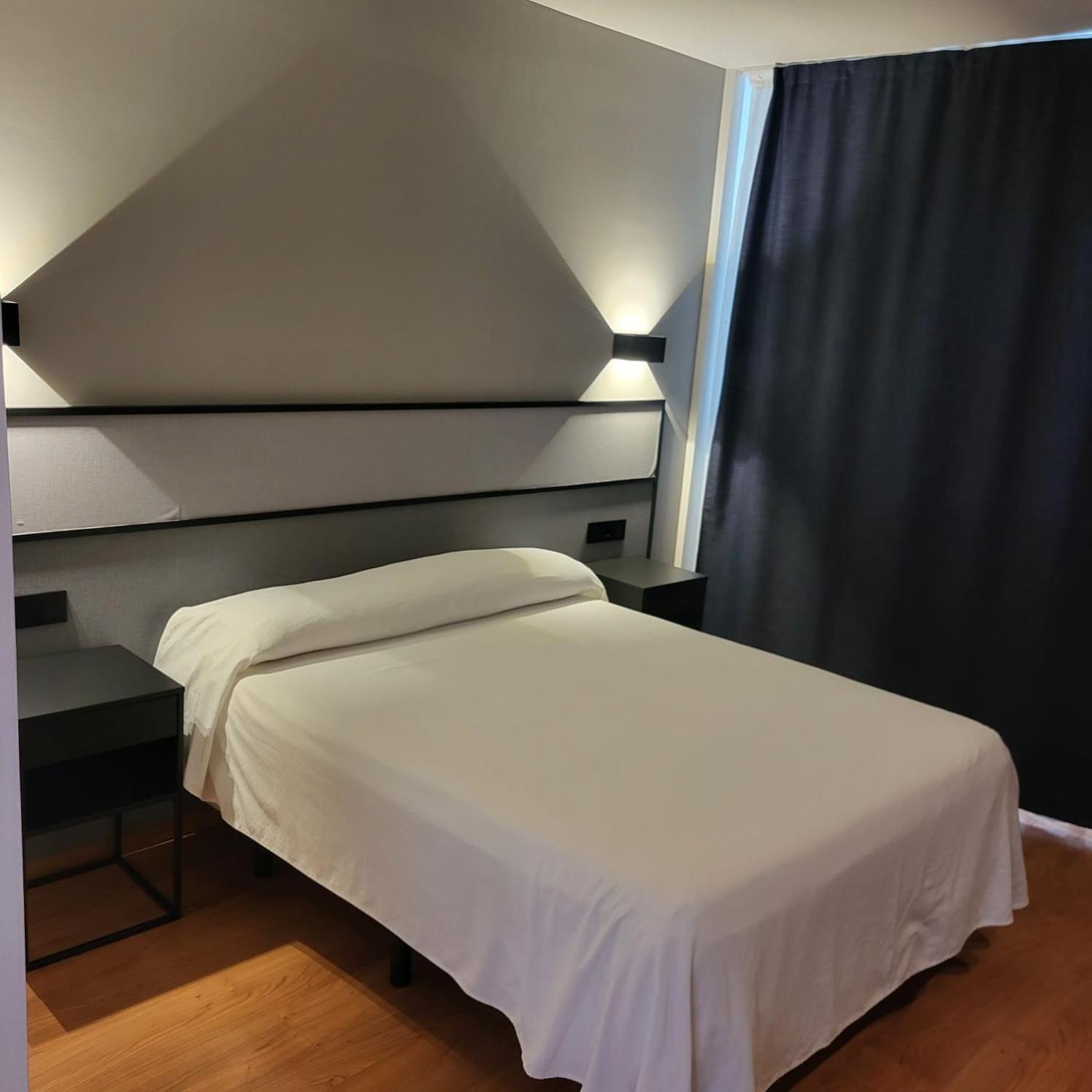 Double or Twin Room with Extra Bed - Photo 3