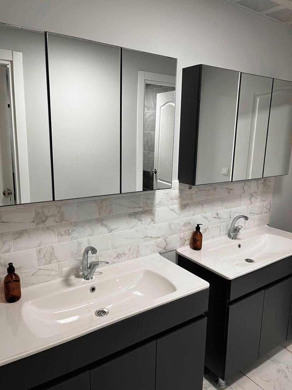 Single Room With Shared Shower And Toilet photo 3