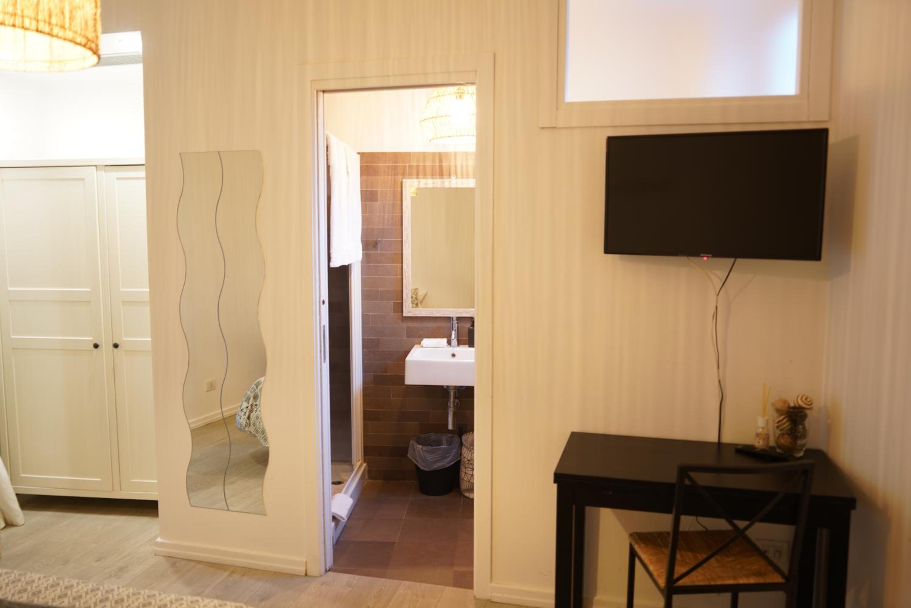 Basic Triple Room photo 1