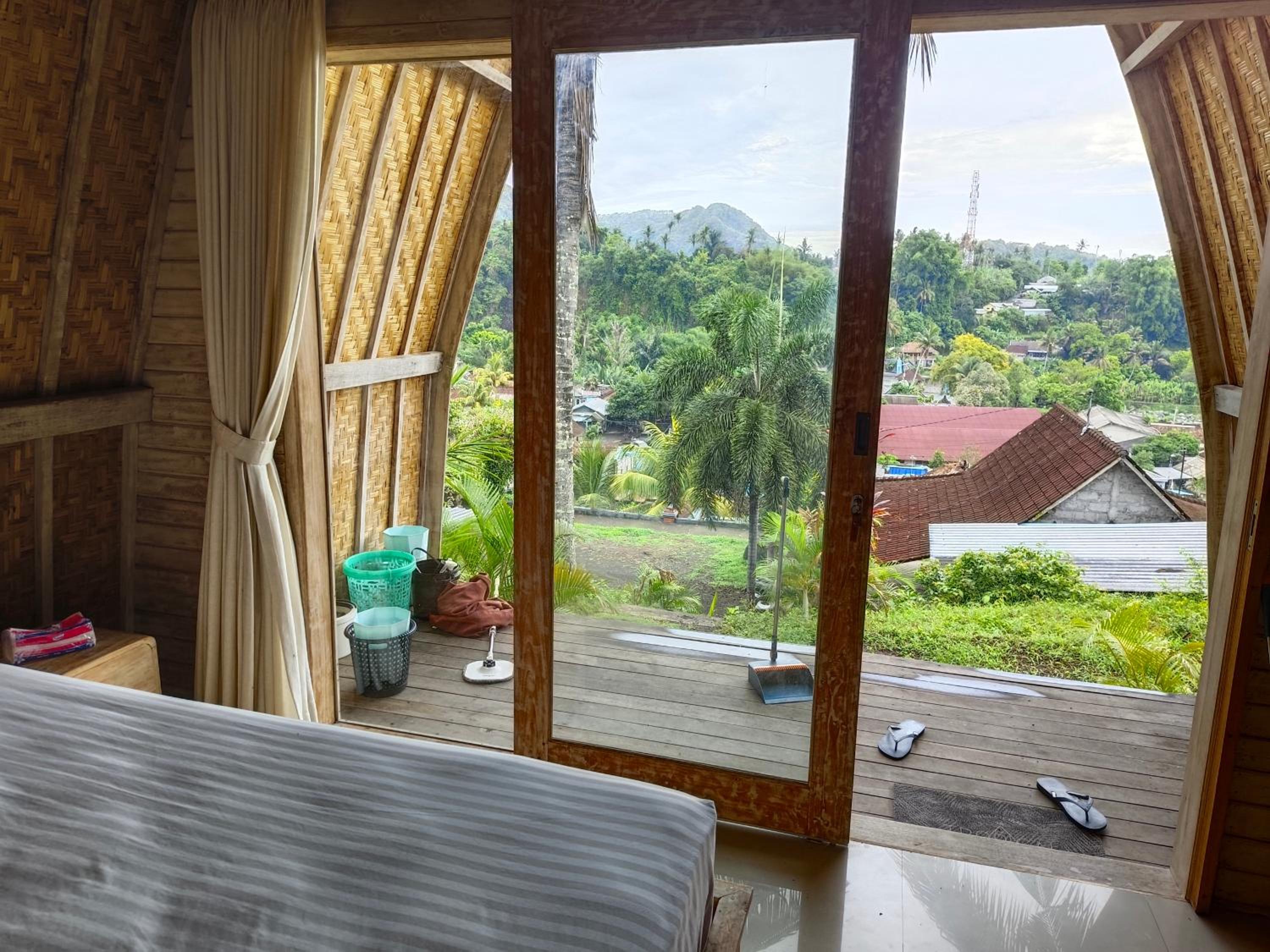 Deluxe Bungalow photo 2