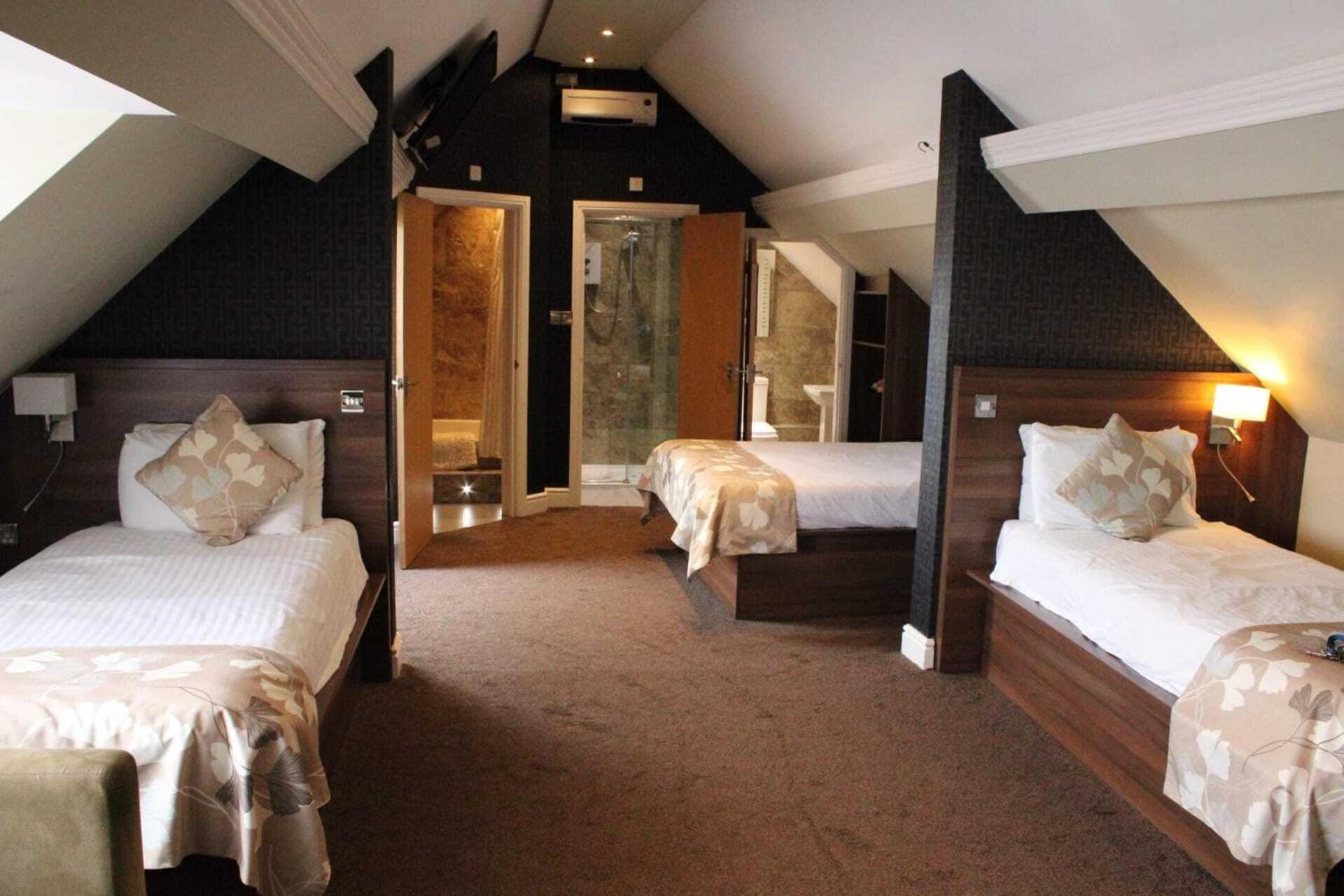 Deluxe Quadruple Room