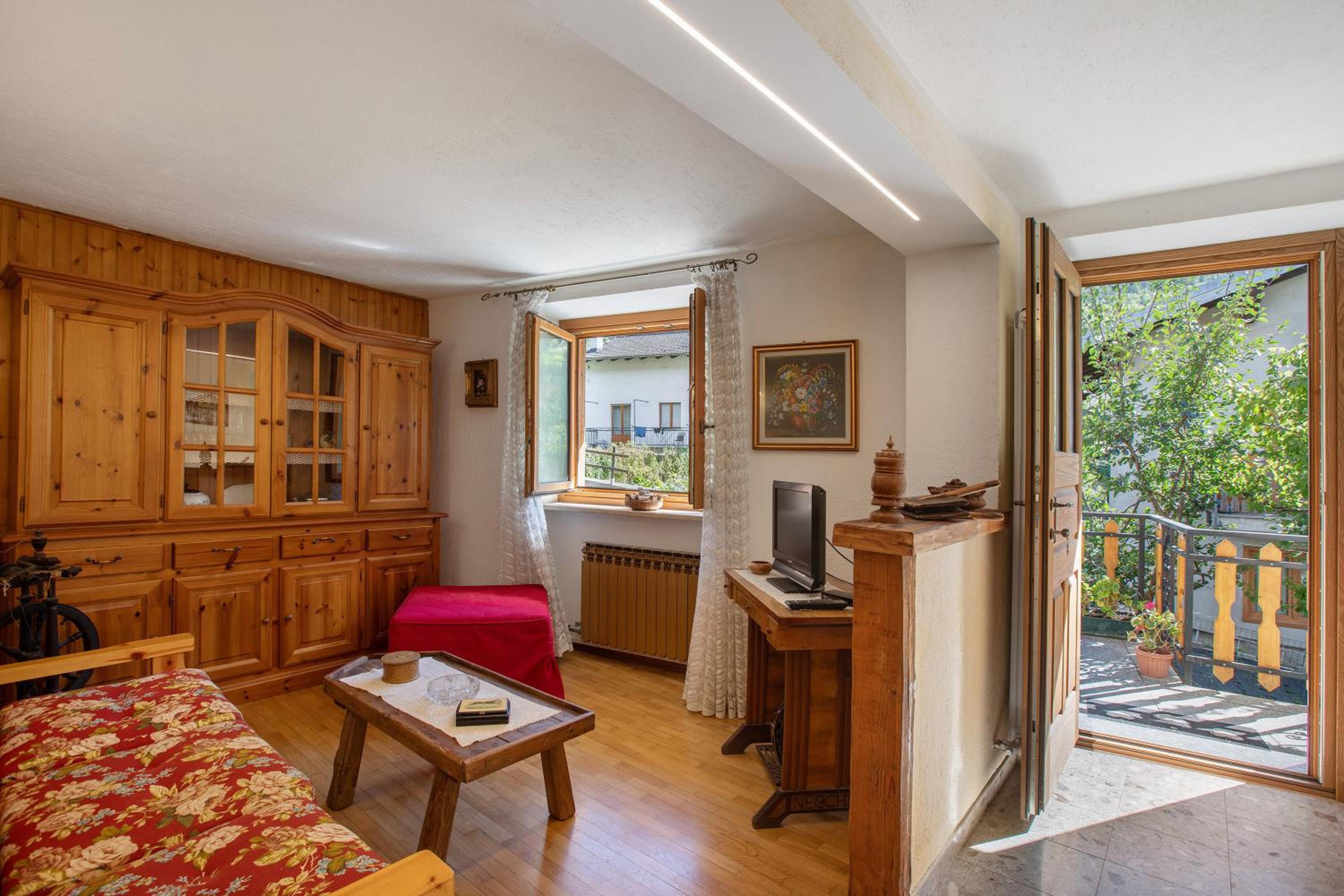 Two-Bedroom Deluxe Apartment with Garden View